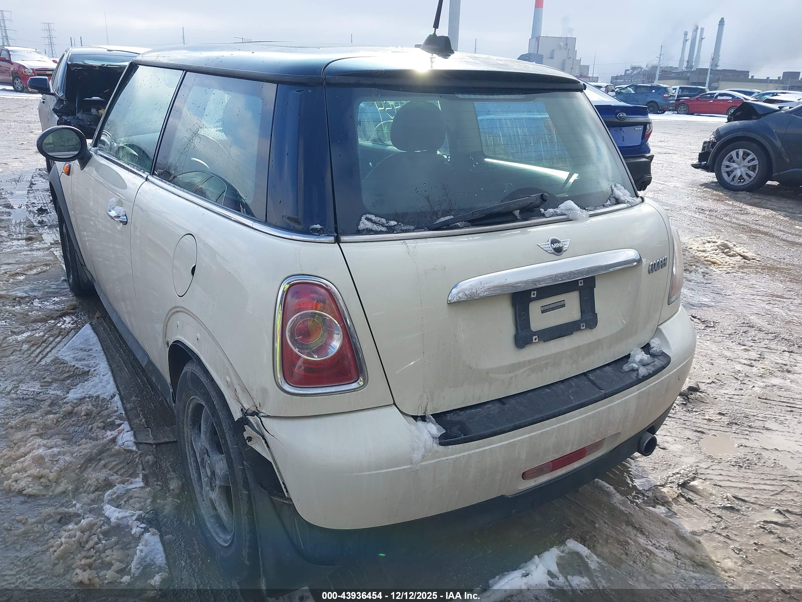 MINI COOPER image 3