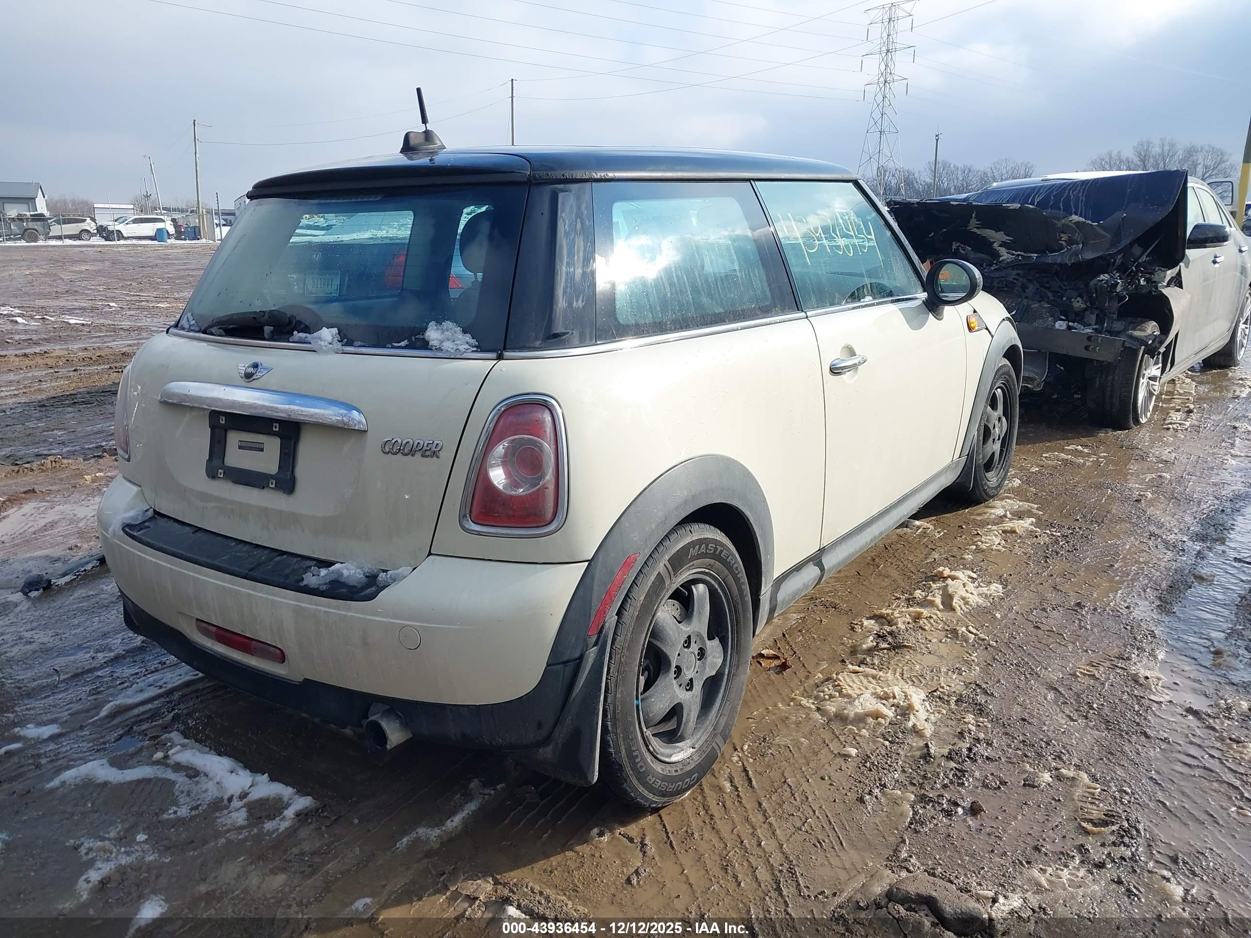 MINI COOPER image 4