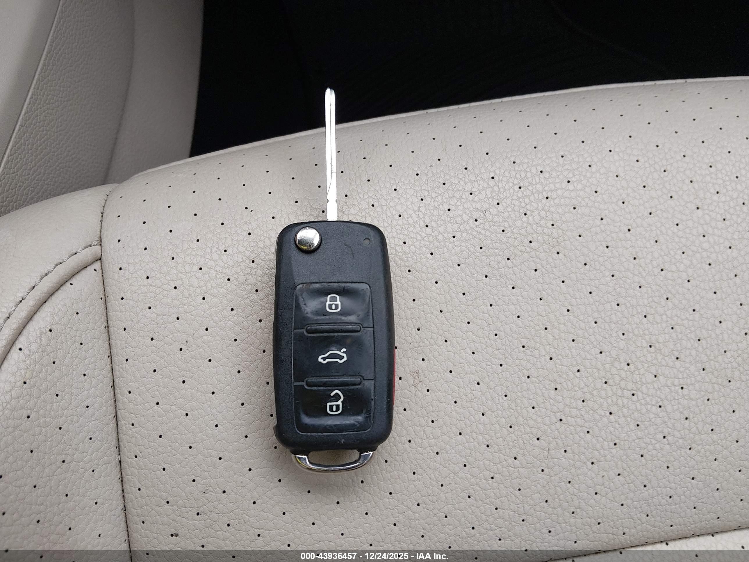 VOLKSWAGEN JETTA image 11