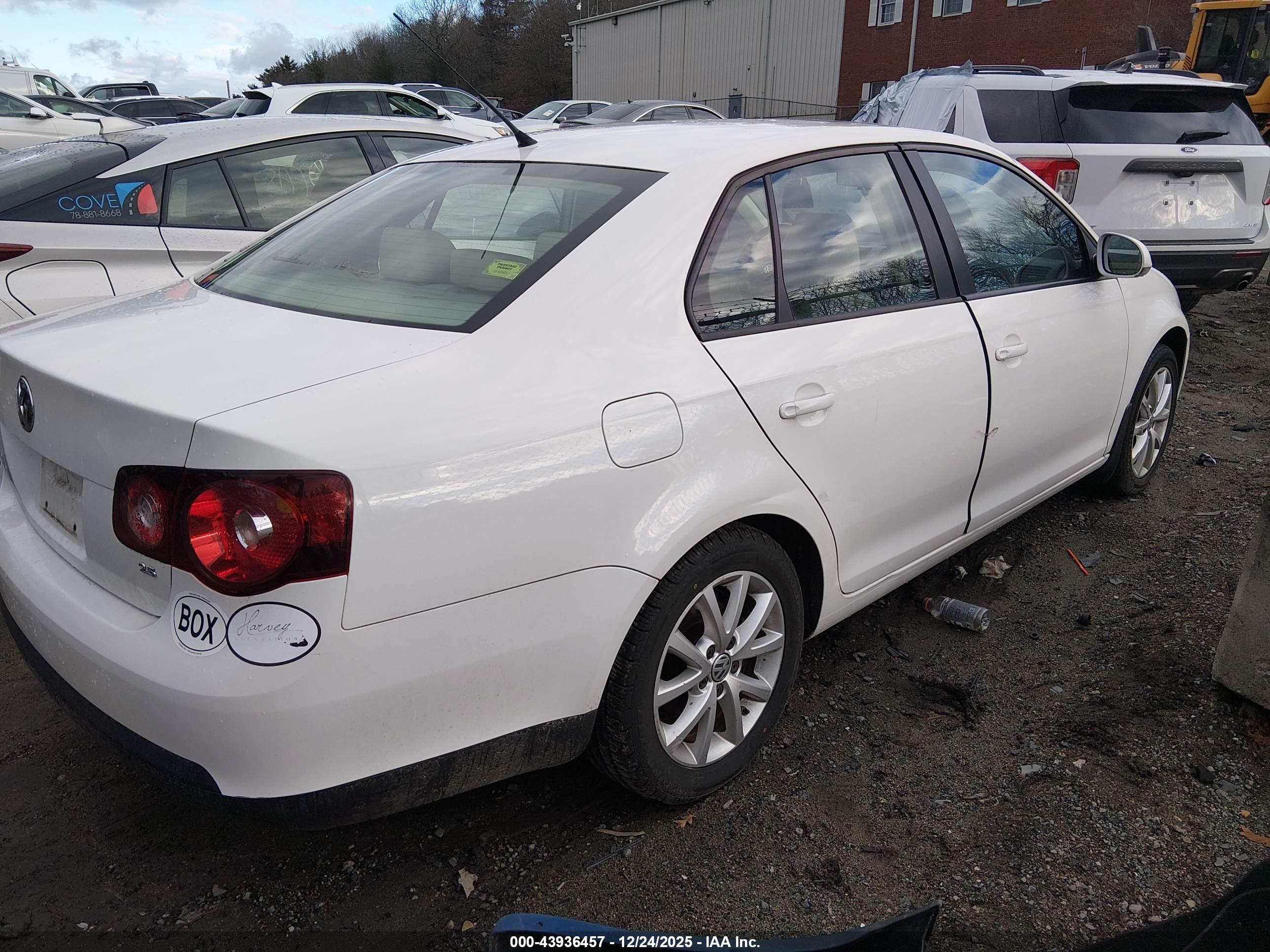 VOLKSWAGEN JETTA image 4