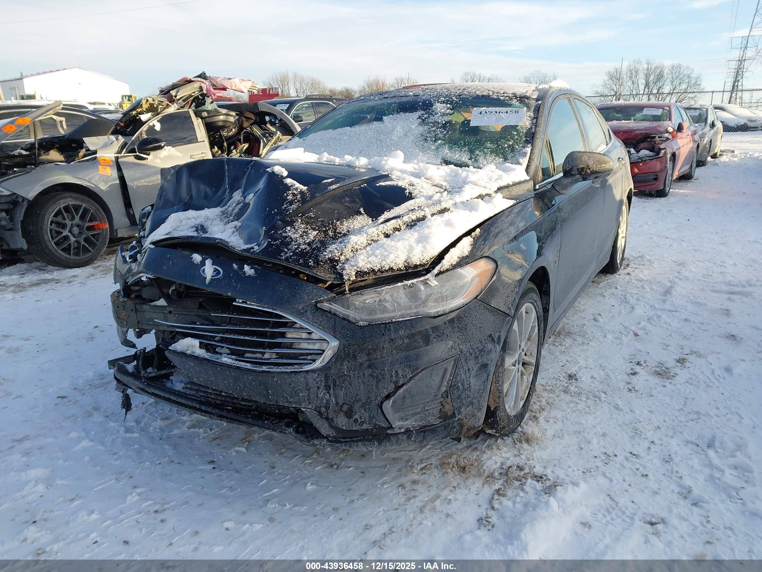 FORD FUSION image 2
