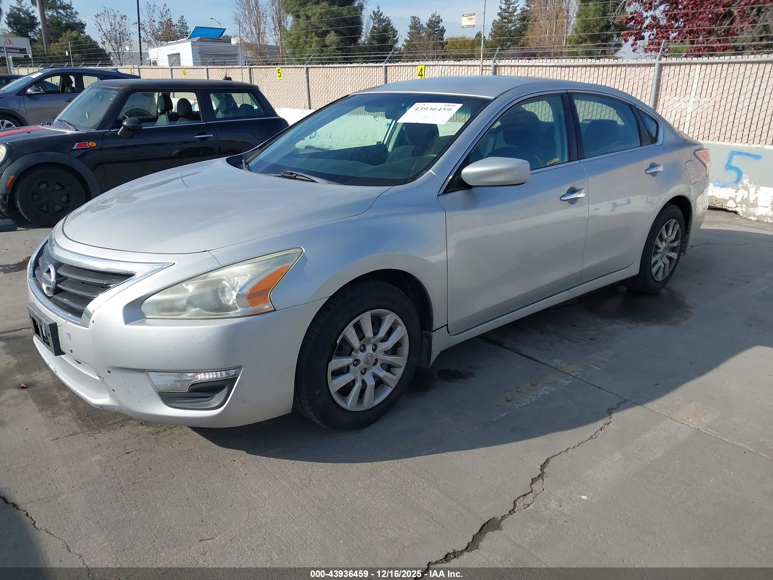 NISSAN ALTIMA image 2