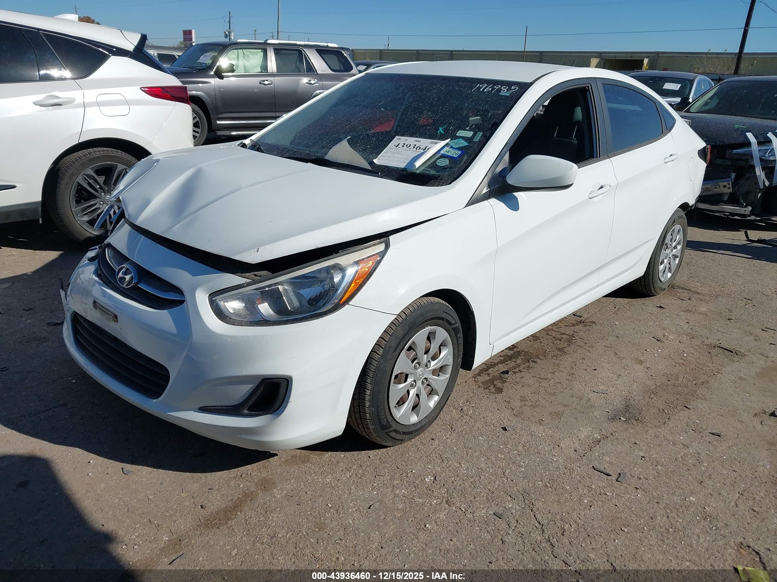 HYUNDAI ACCENT image 2