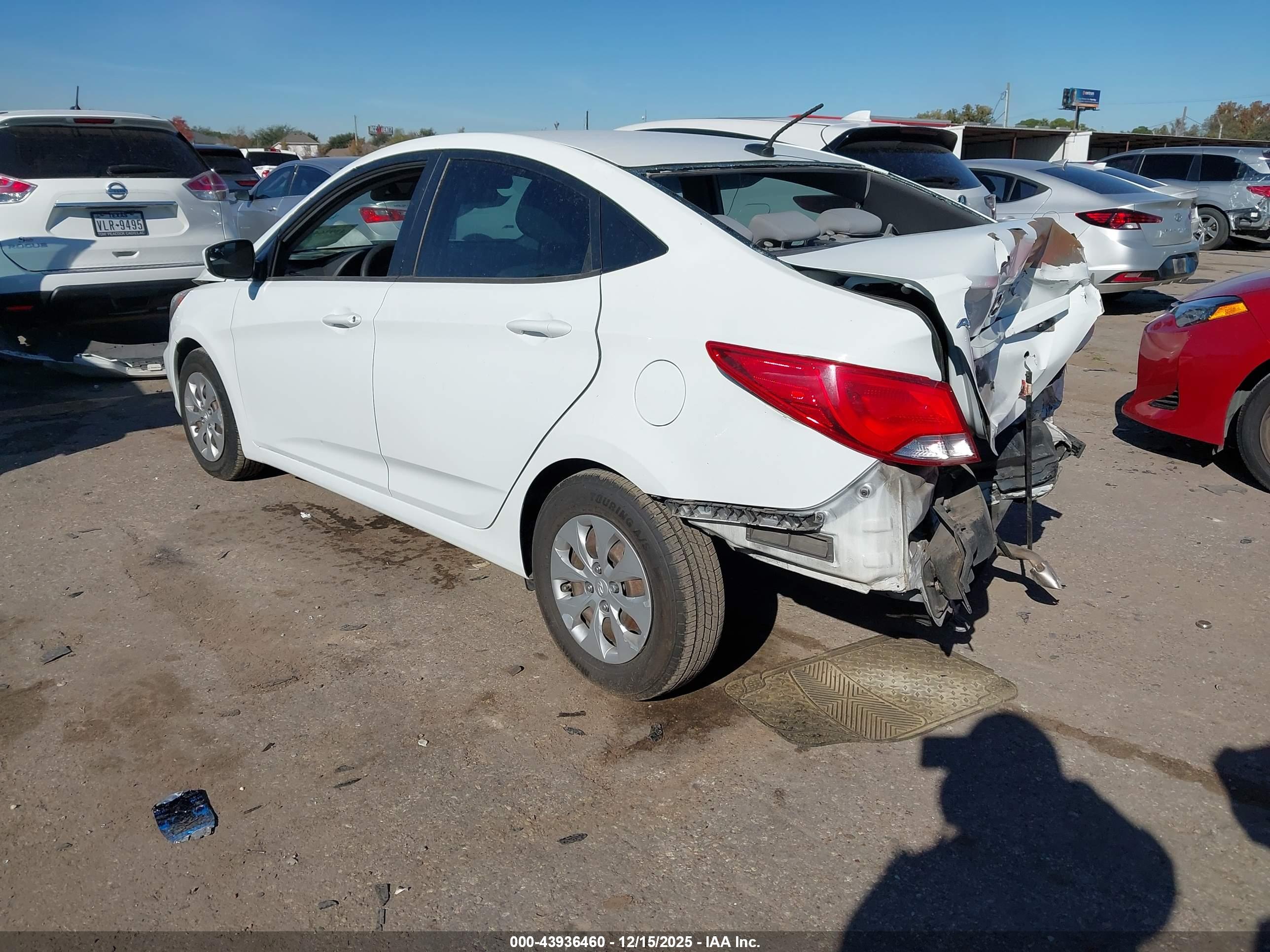 HYUNDAI ACCENT image 3