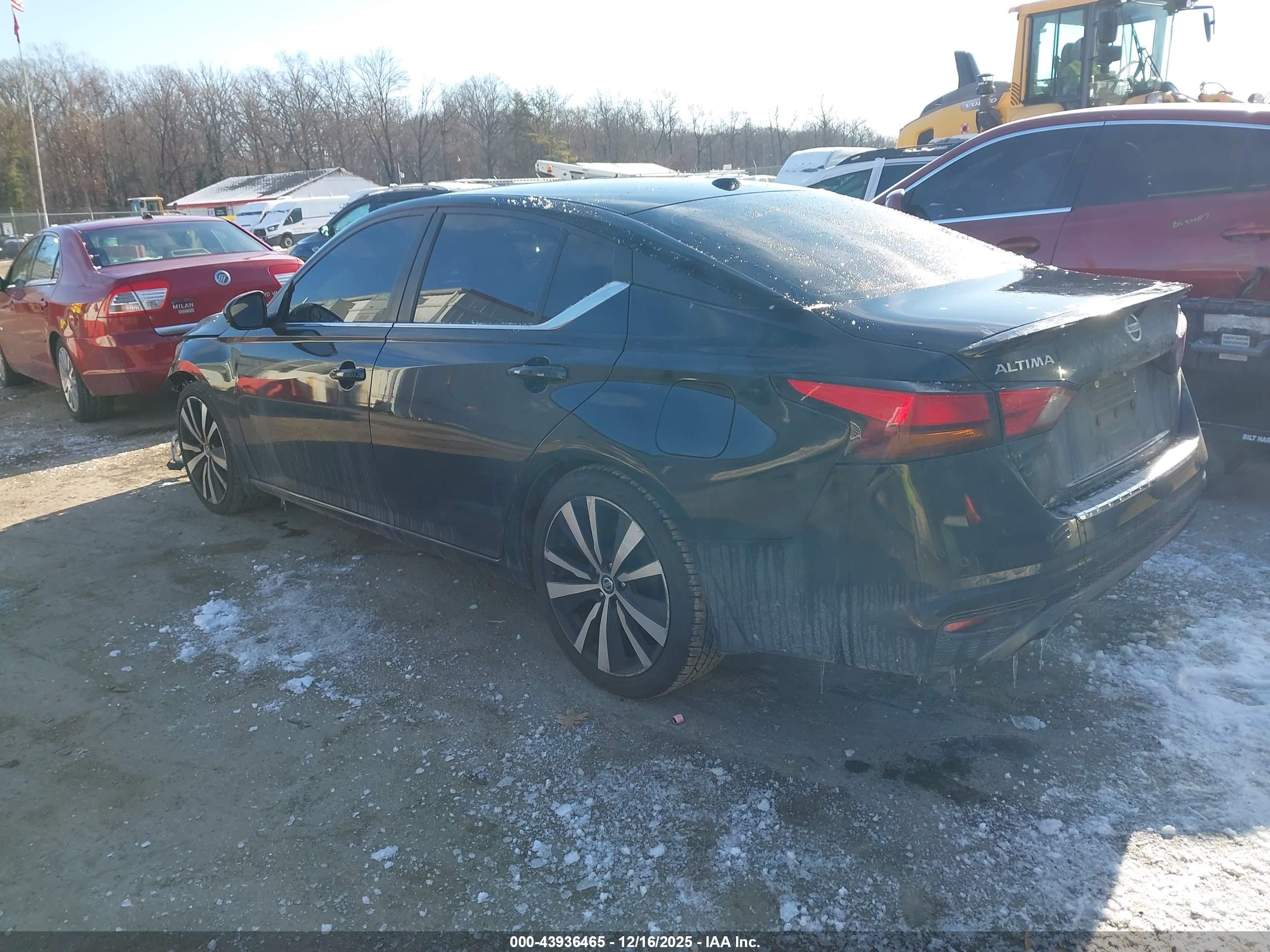 NISSAN ALTIMA image 3