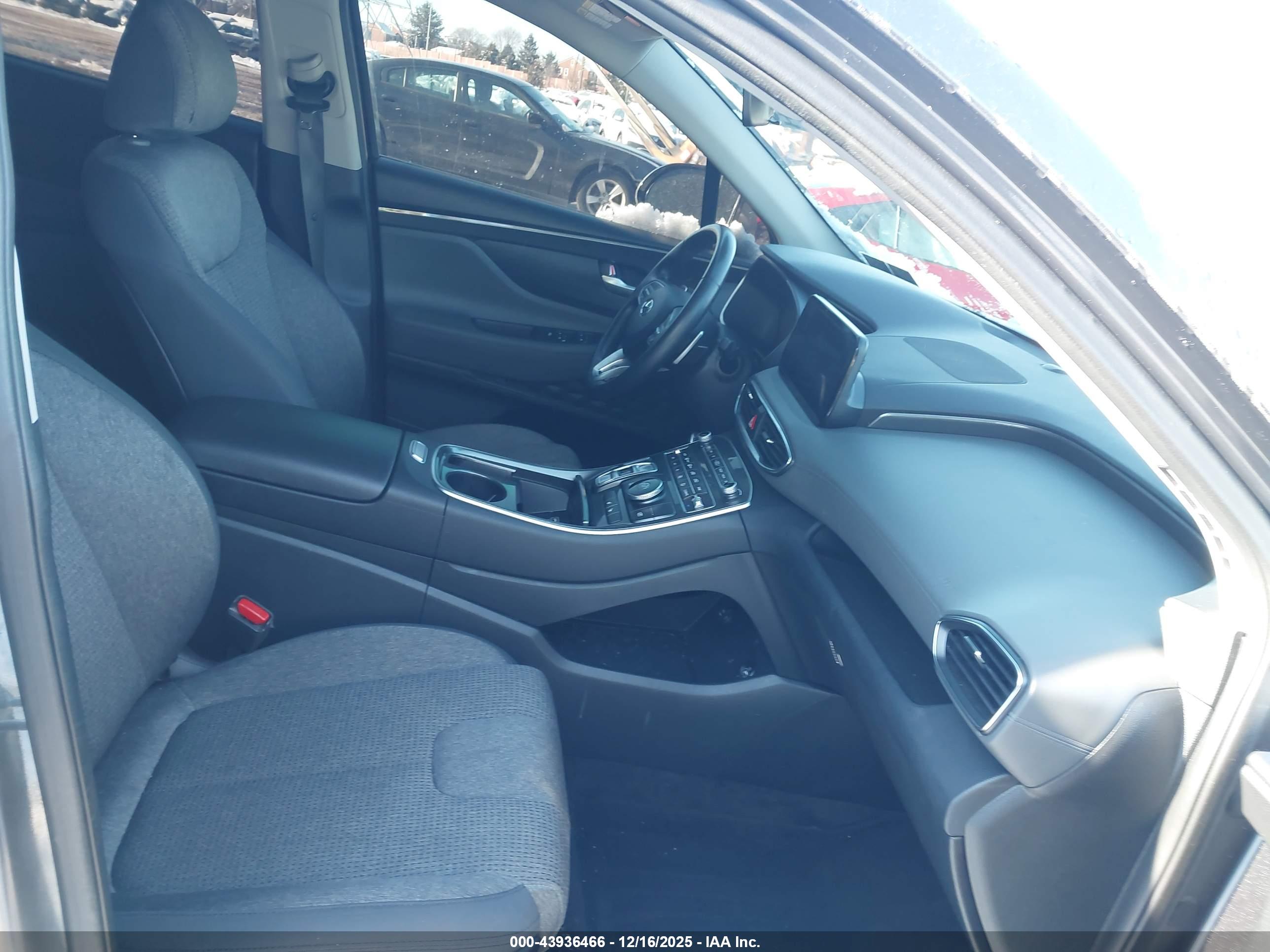 HYUNDAI SANTA image 5