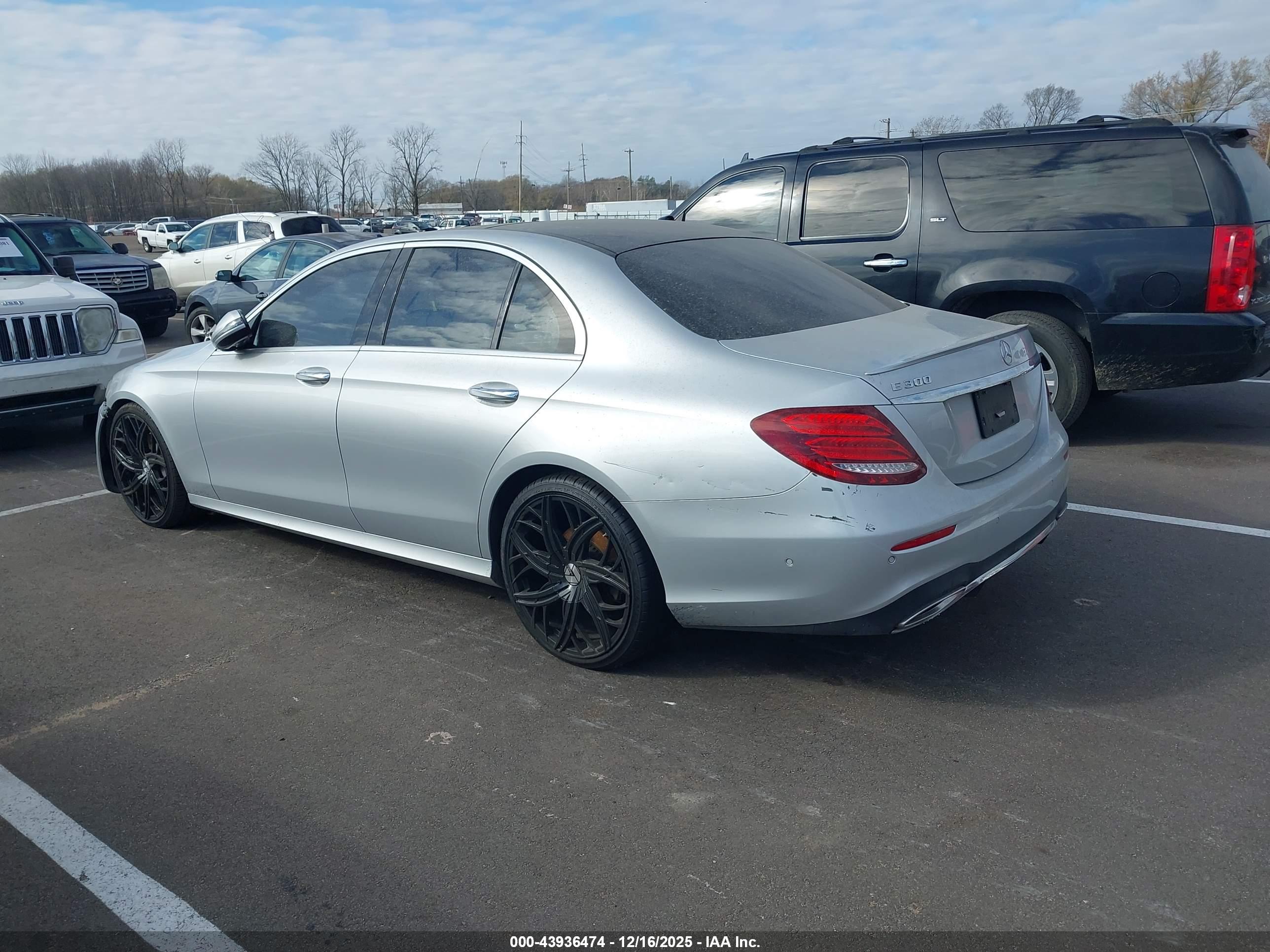 MERCEDES-BENZ E image 3