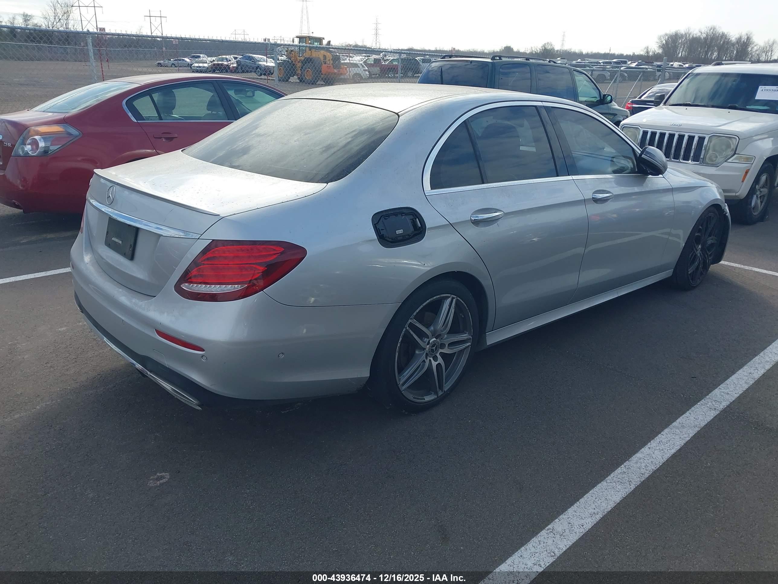 MERCEDES-BENZ E image 4
