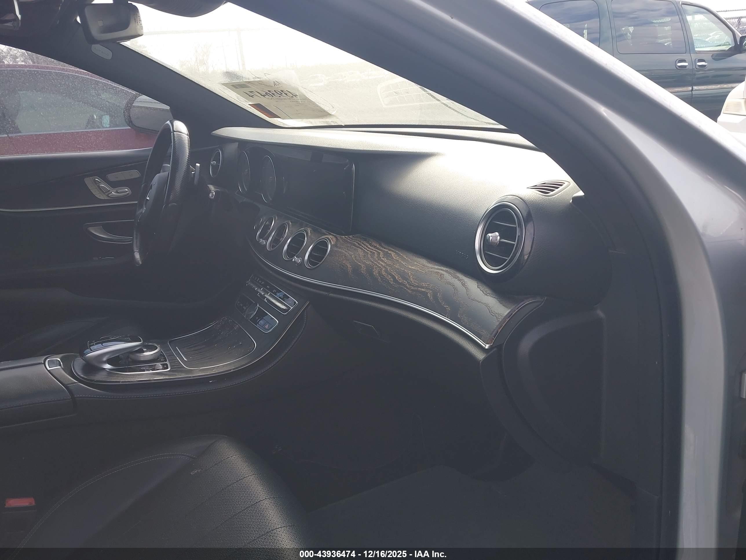 MERCEDES-BENZ E image 5