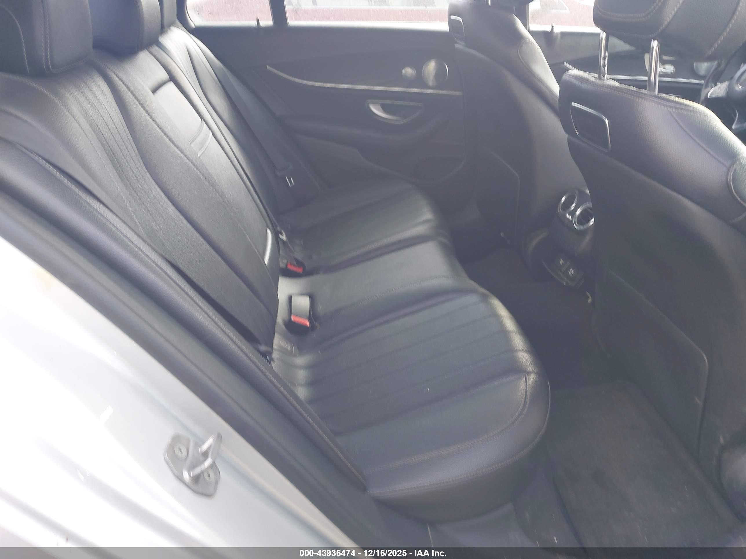MERCEDES-BENZ E image 8