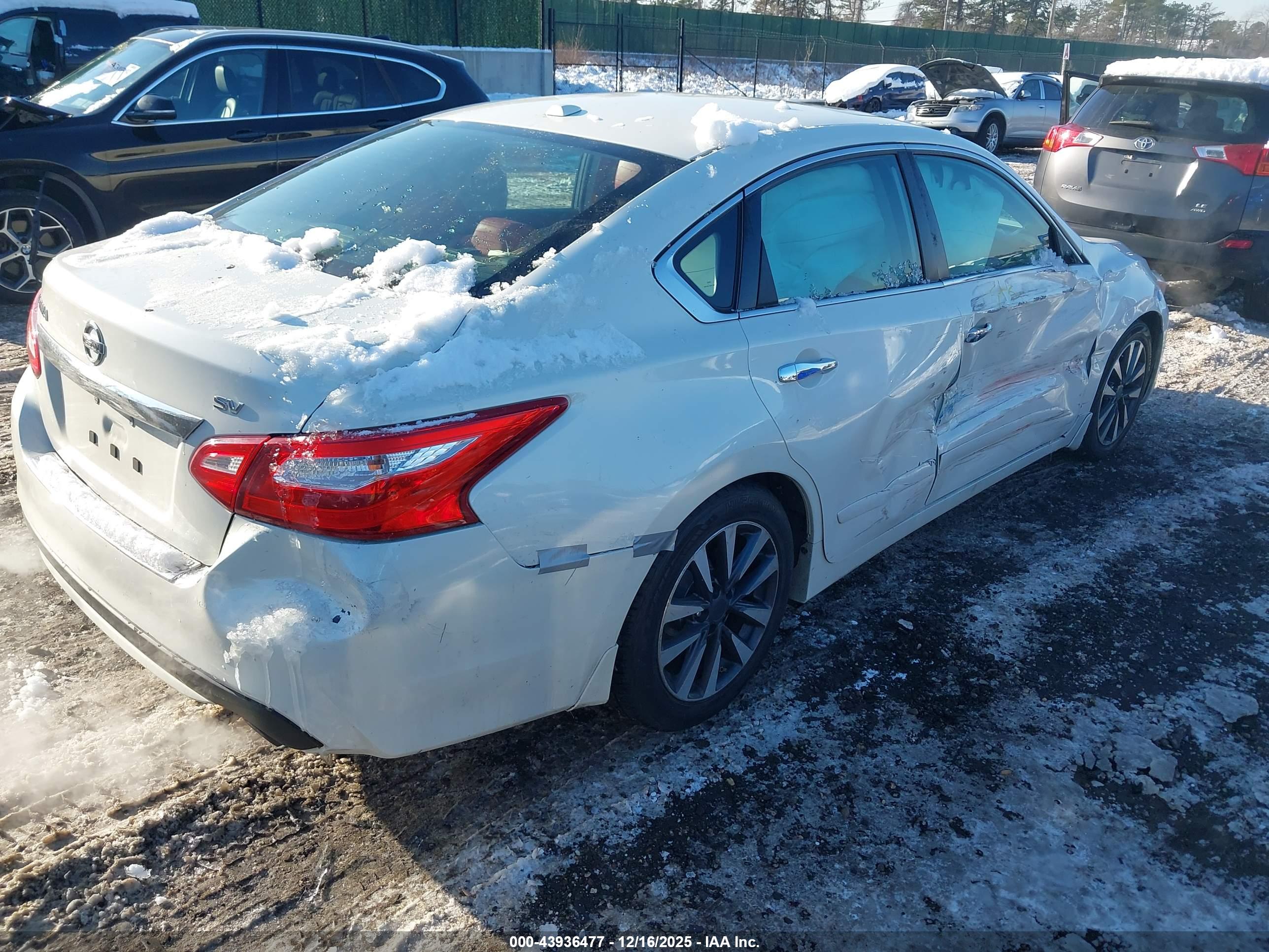 NISSAN ALTIMA image 4
