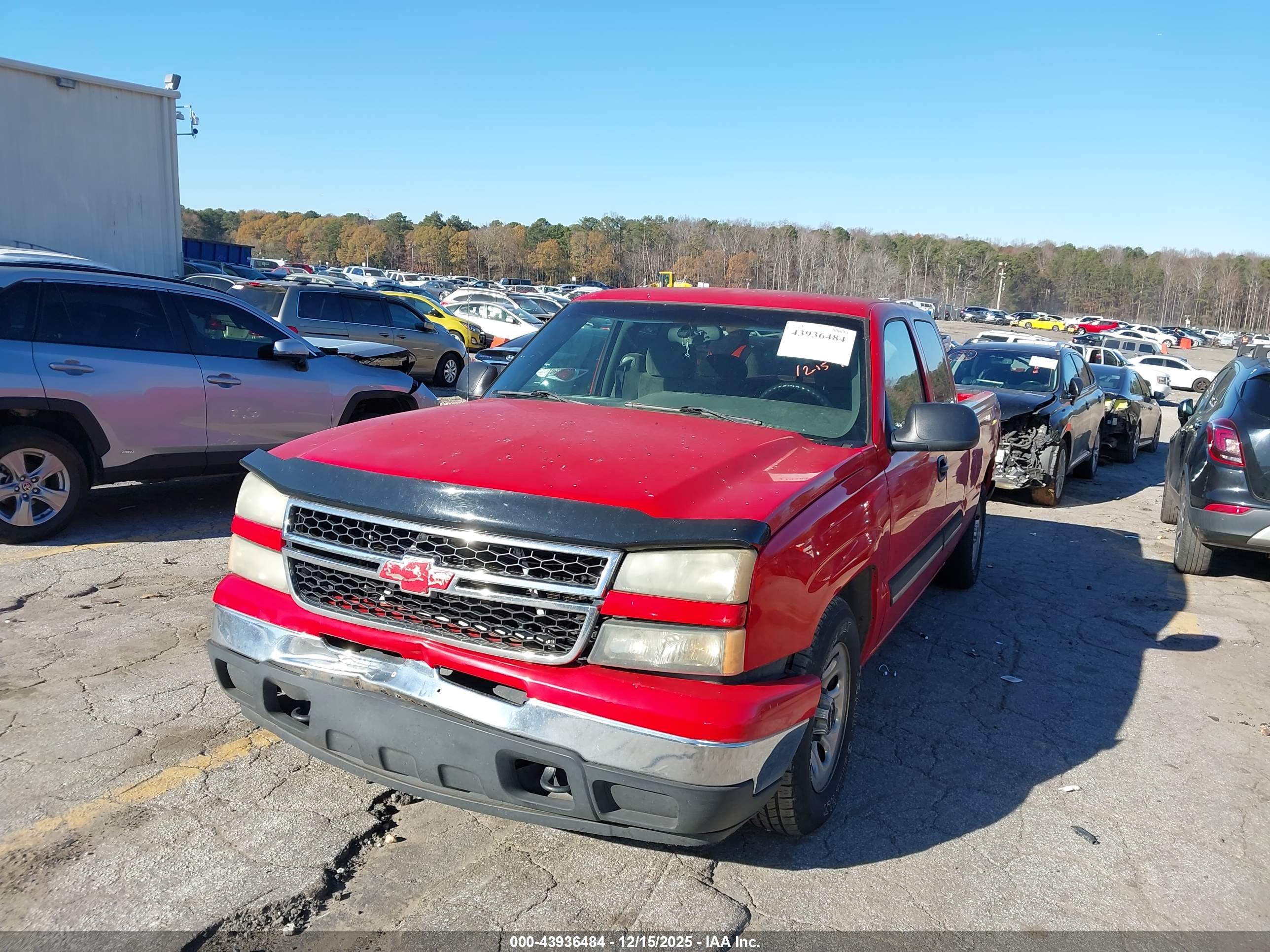CHEVROLET SILVERADO image 2