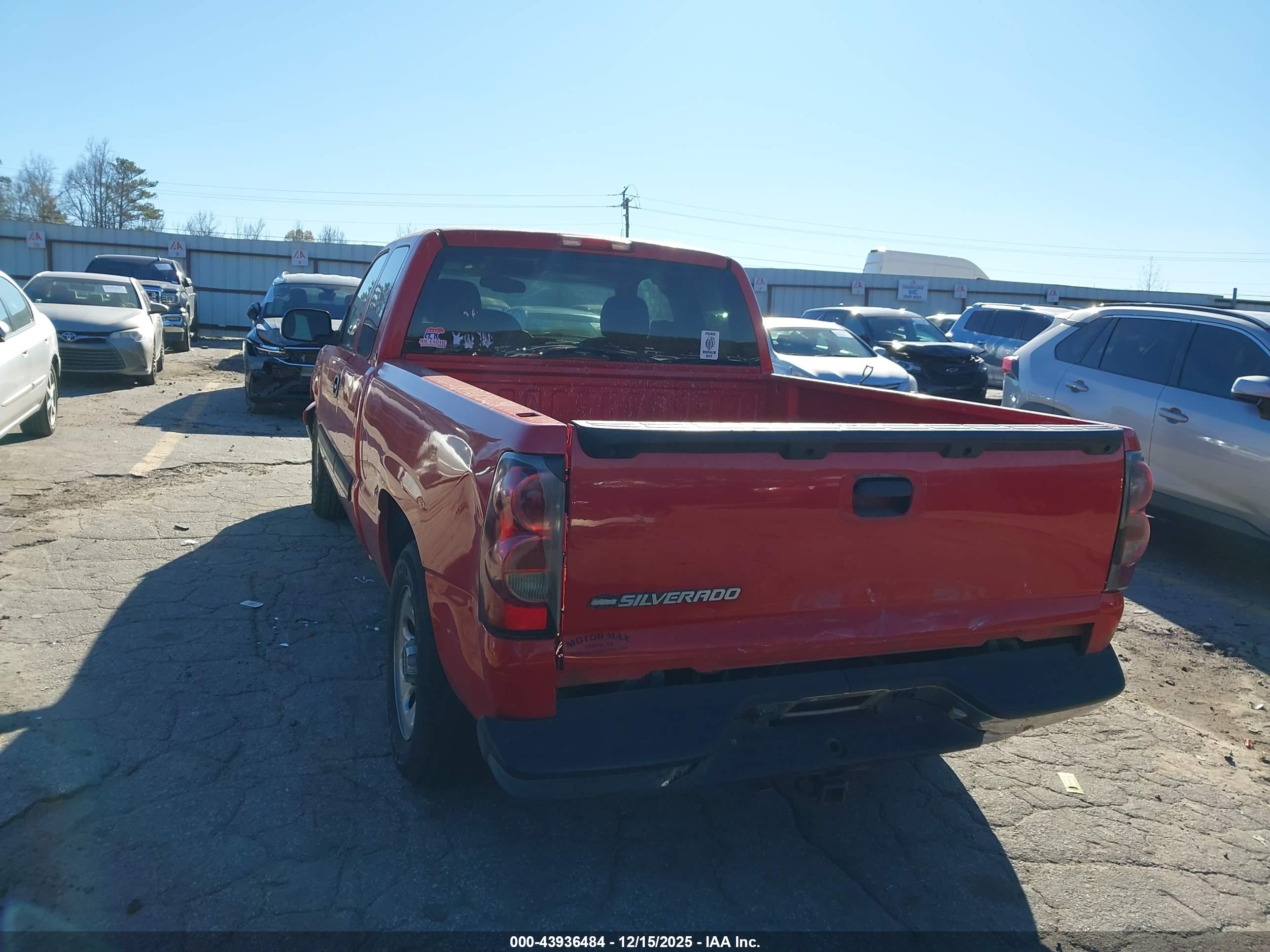 CHEVROLET SILVERADO image 3