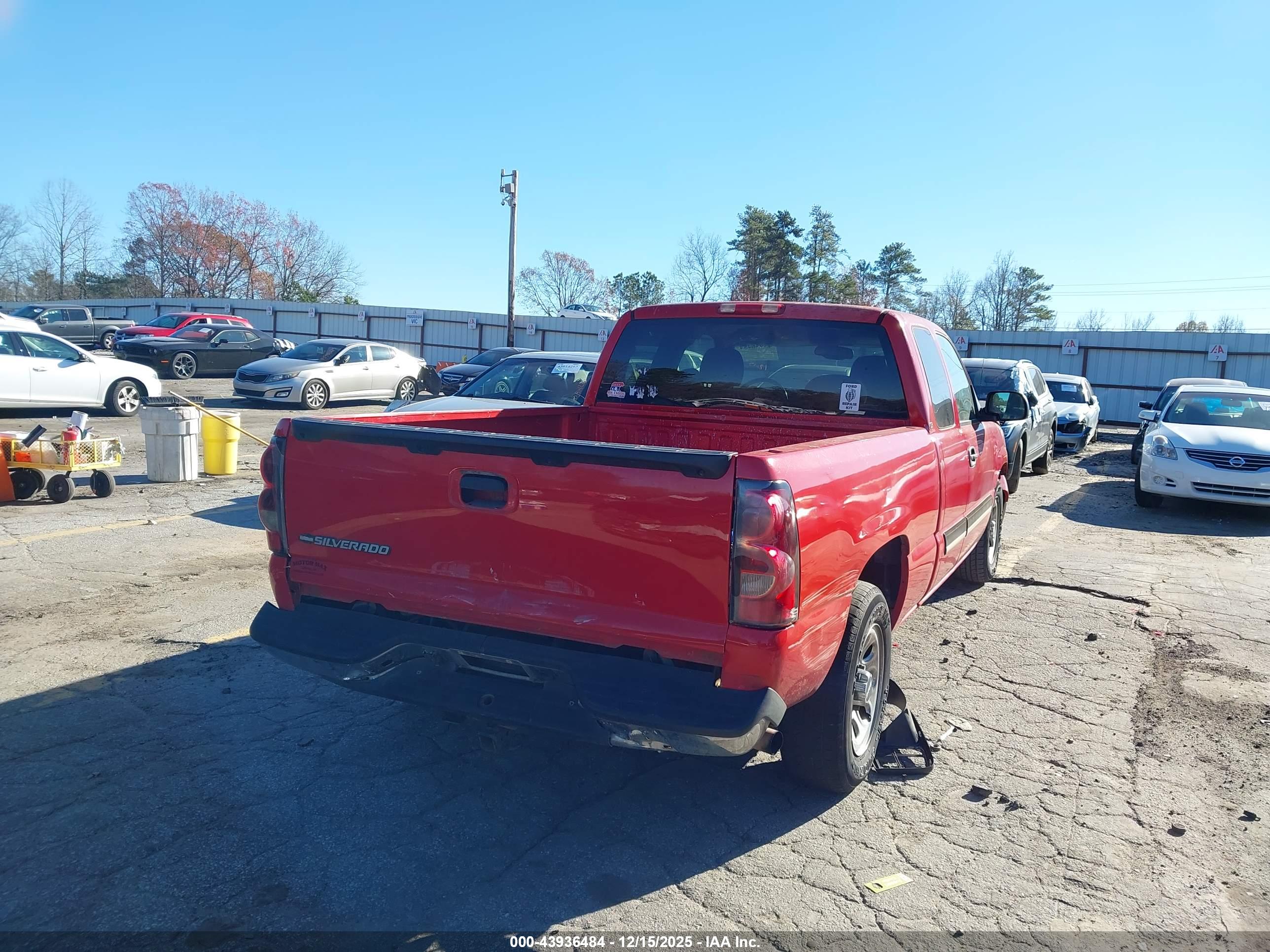 CHEVROLET SILVERADO image 4