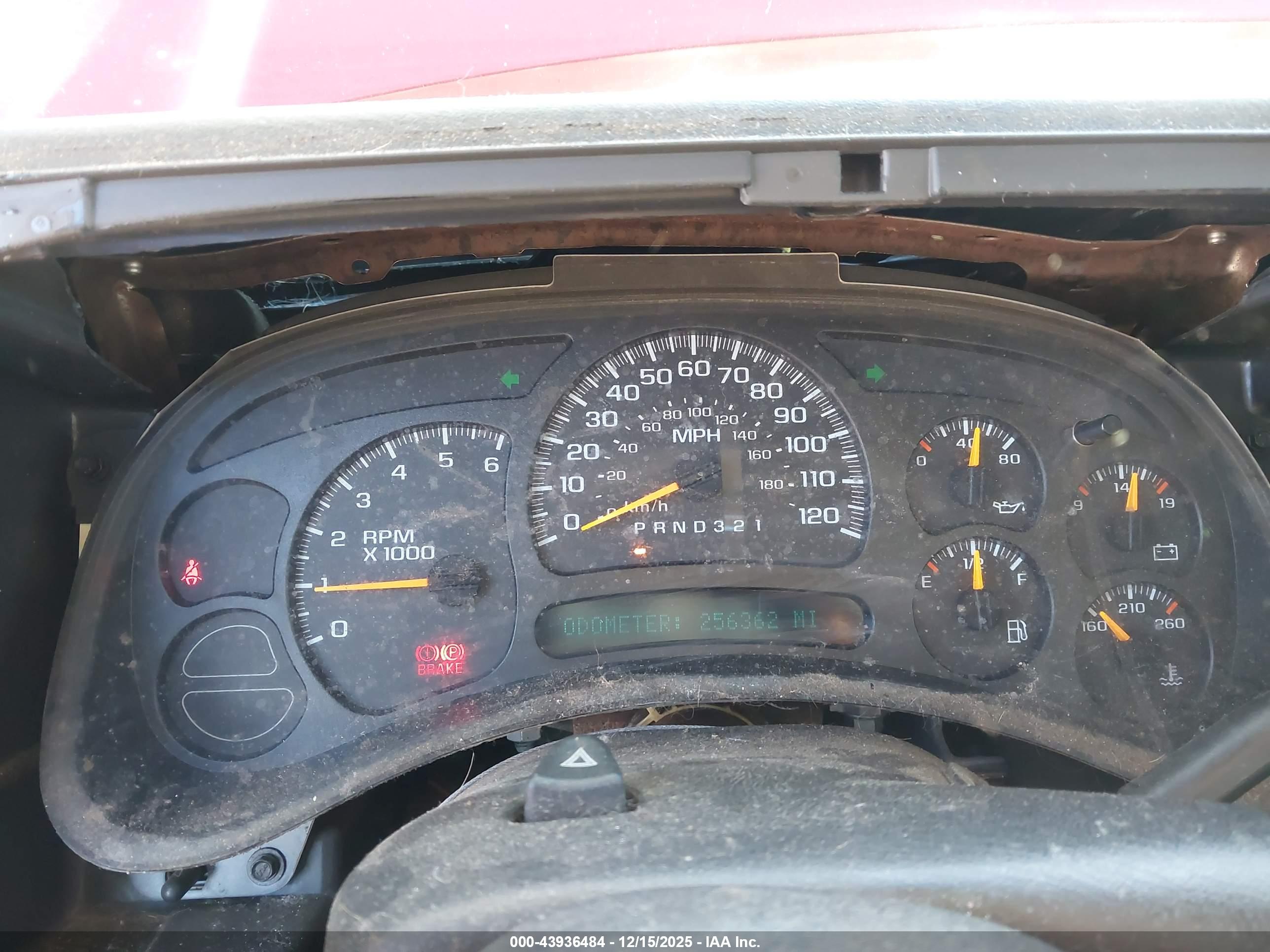 CHEVROLET SILVERADO image 7