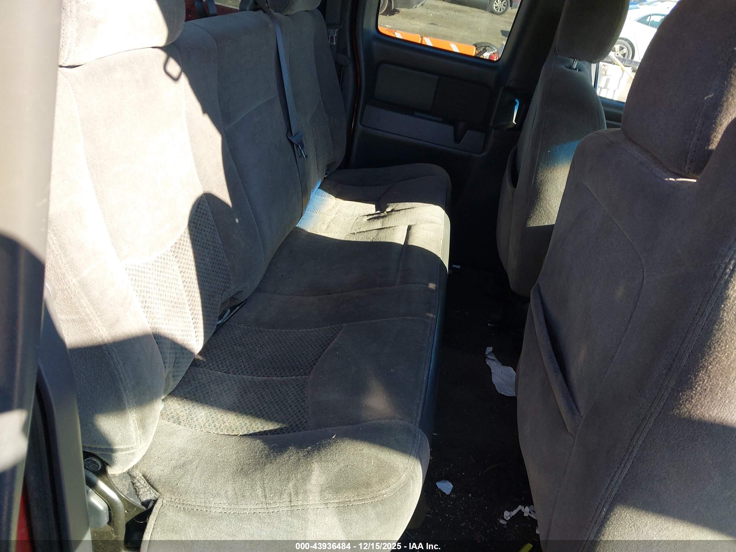 CHEVROLET SILVERADO image 8