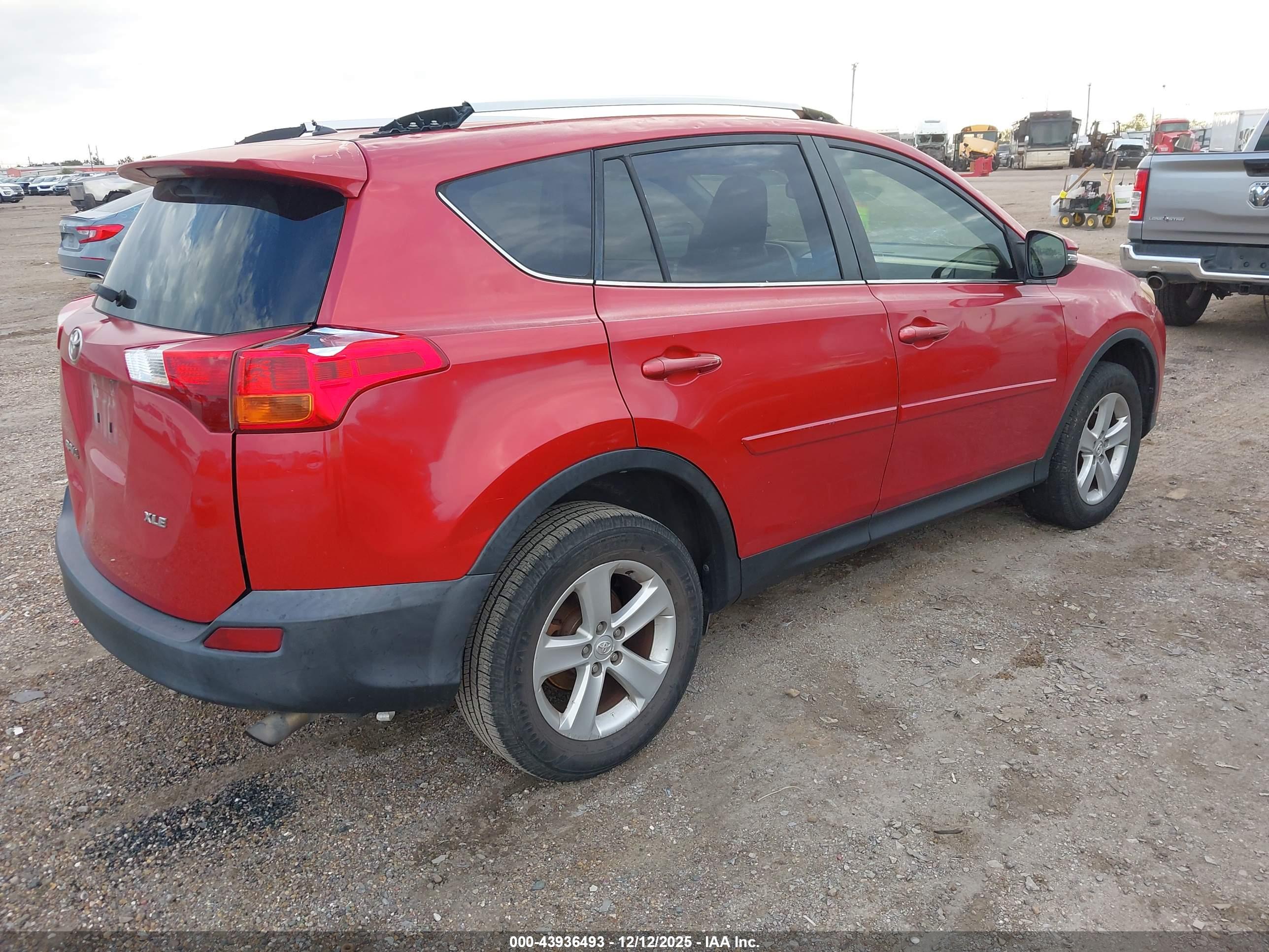TOYOTA RAV4 image 4