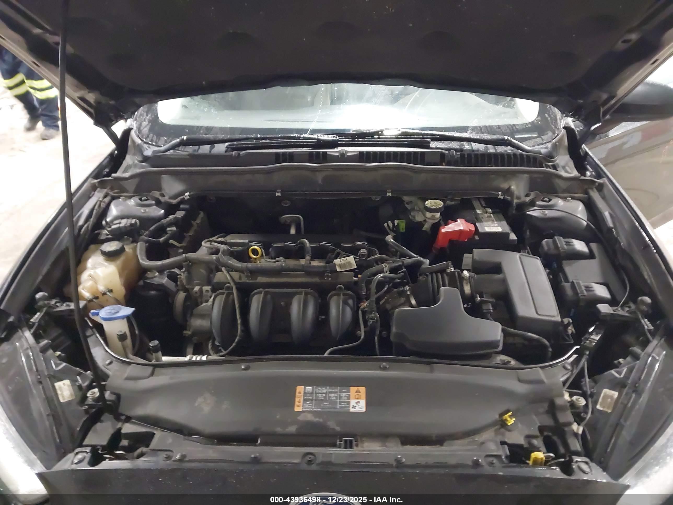 FORD FUSION image 10