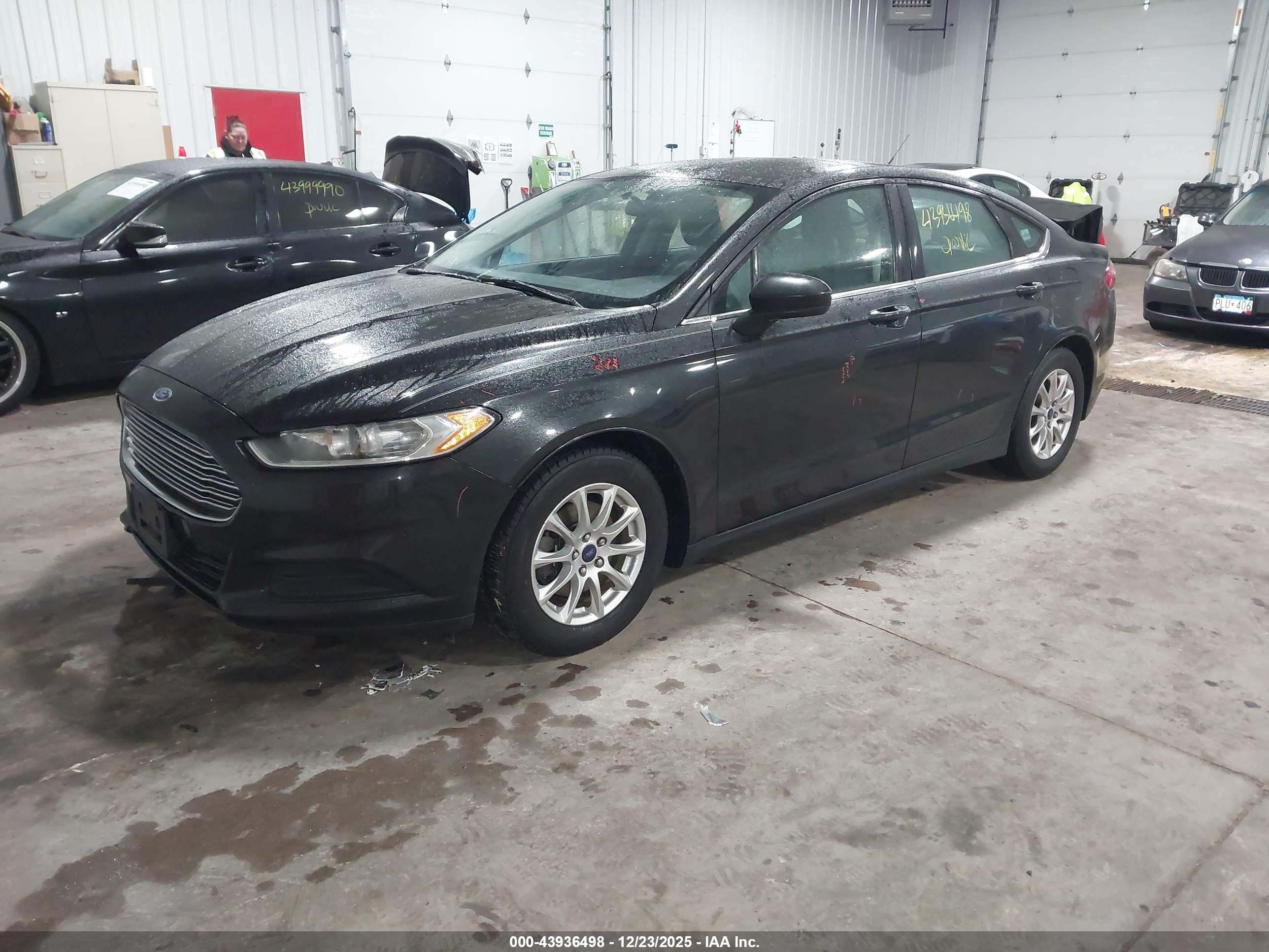 FORD FUSION image 2