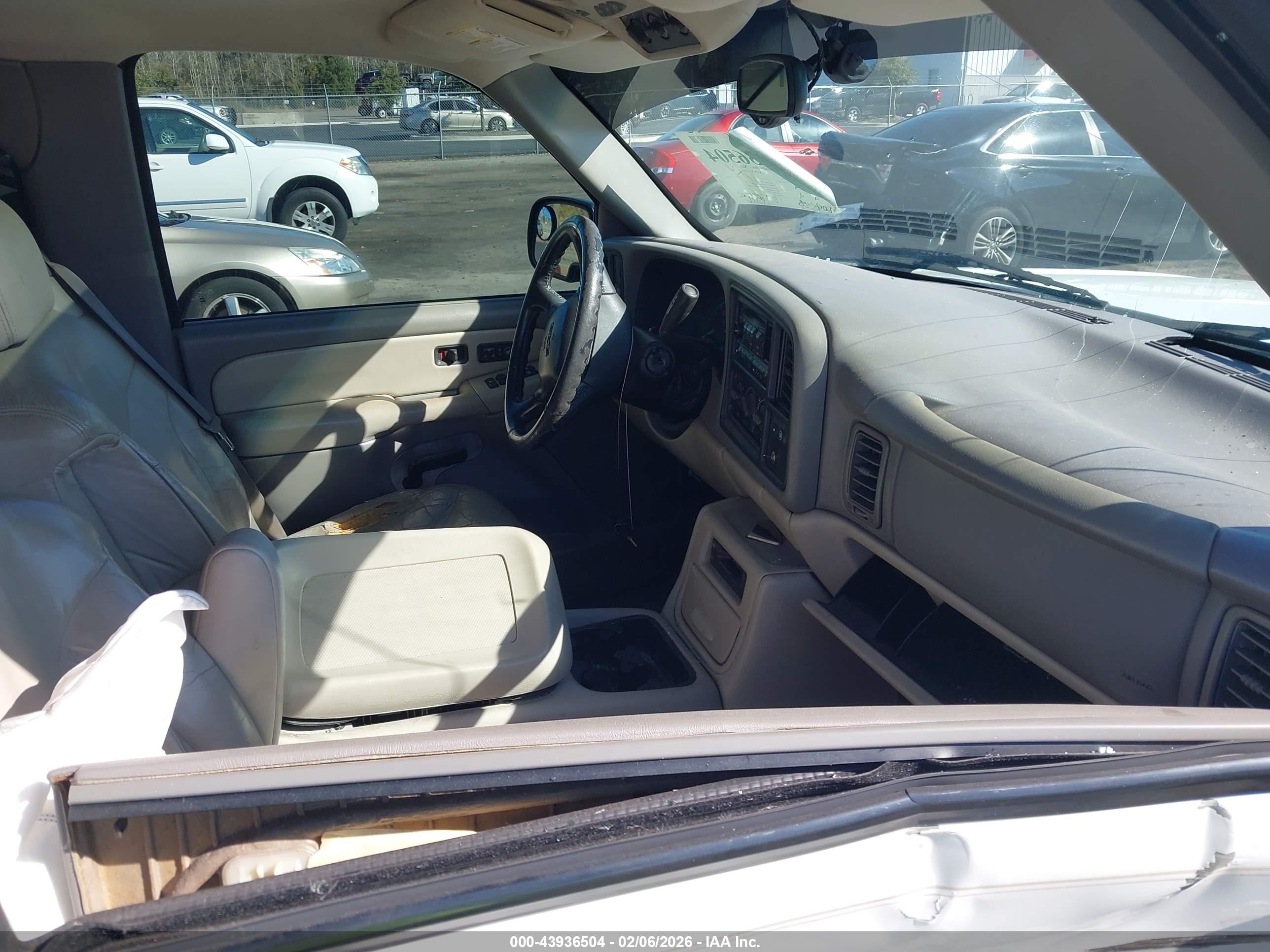 GMC YUKON image 5