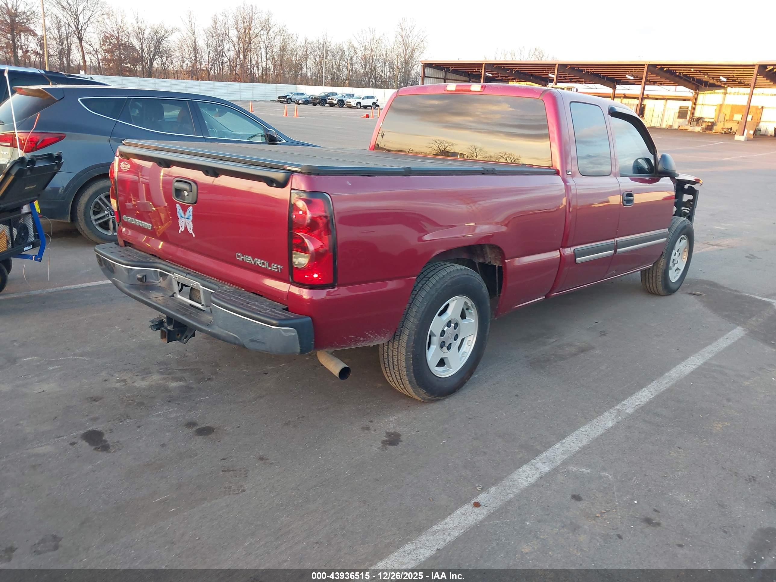 CHEVROLET SILVERADO image 4