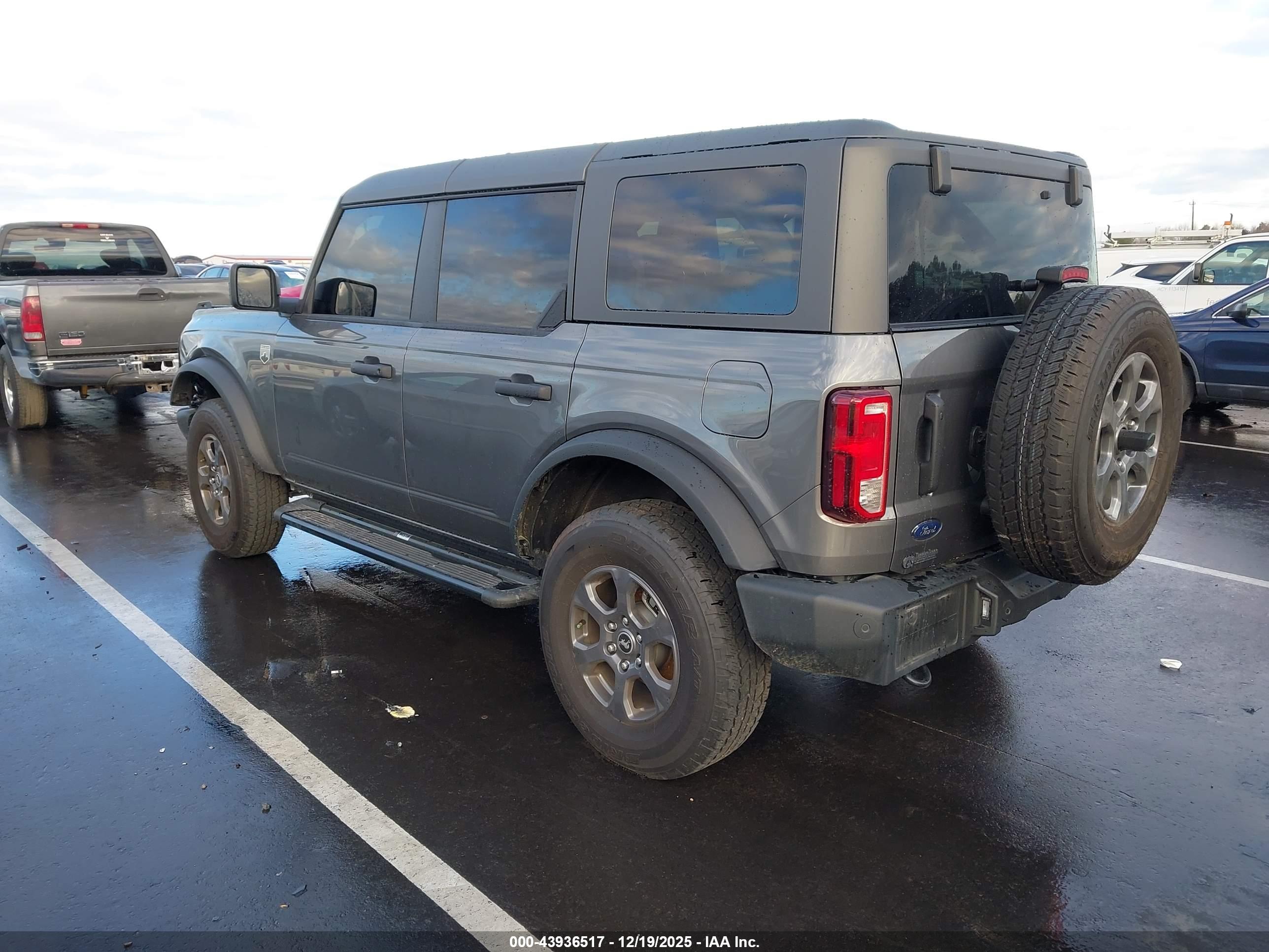 FORD BRONCO image 3