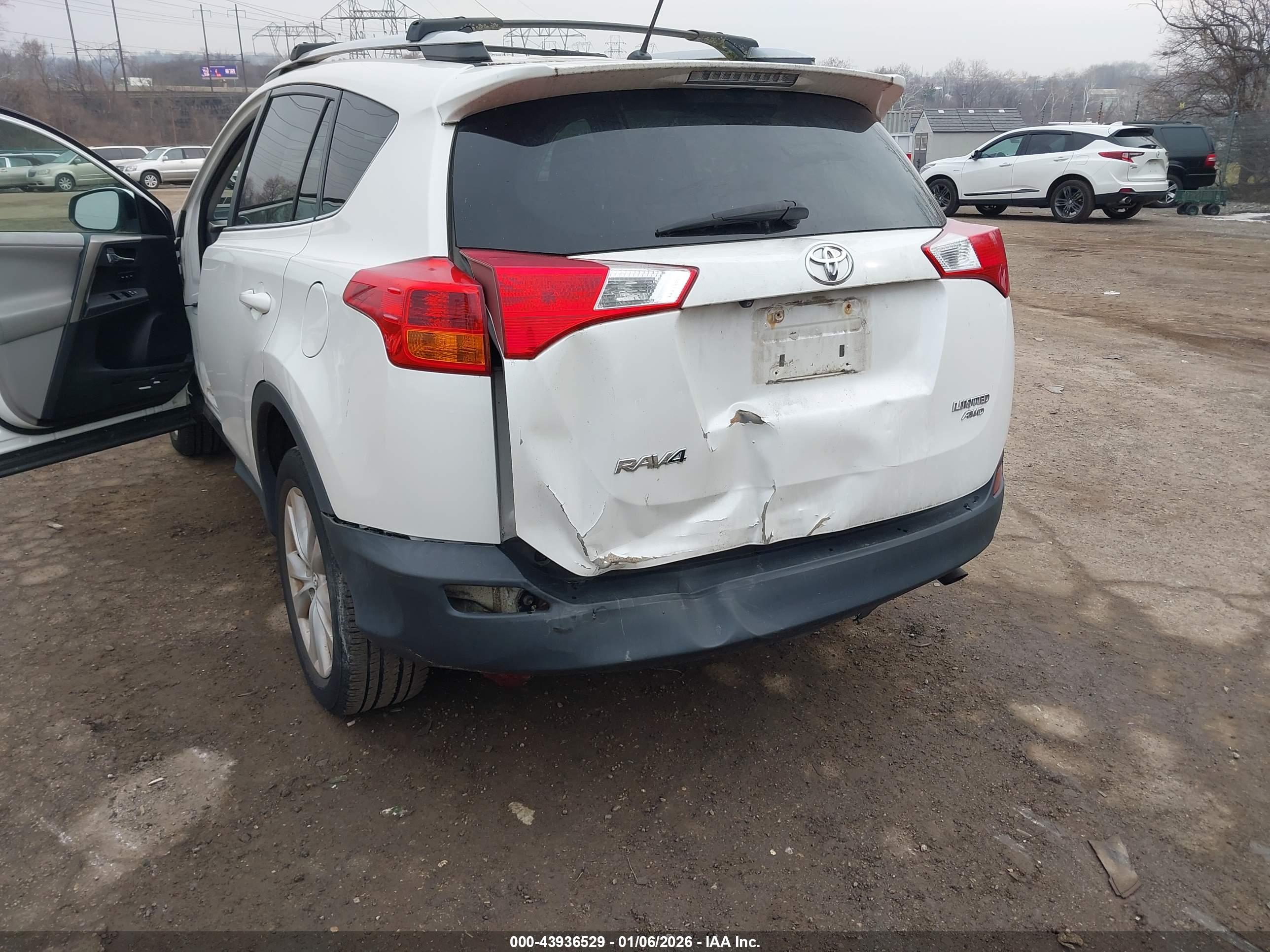 TOYOTA RAV4 image 6