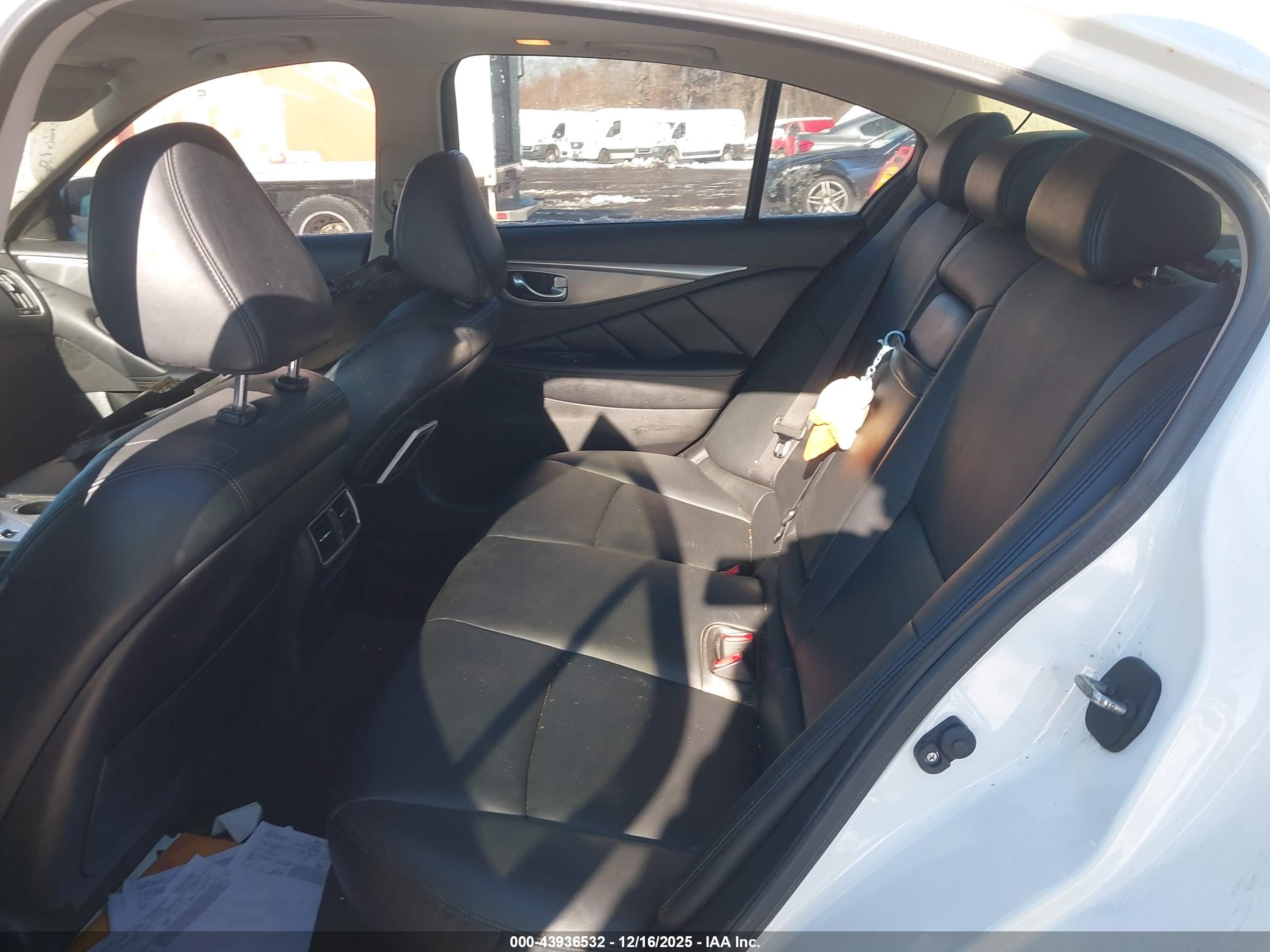 INFINITI Q50 image 8