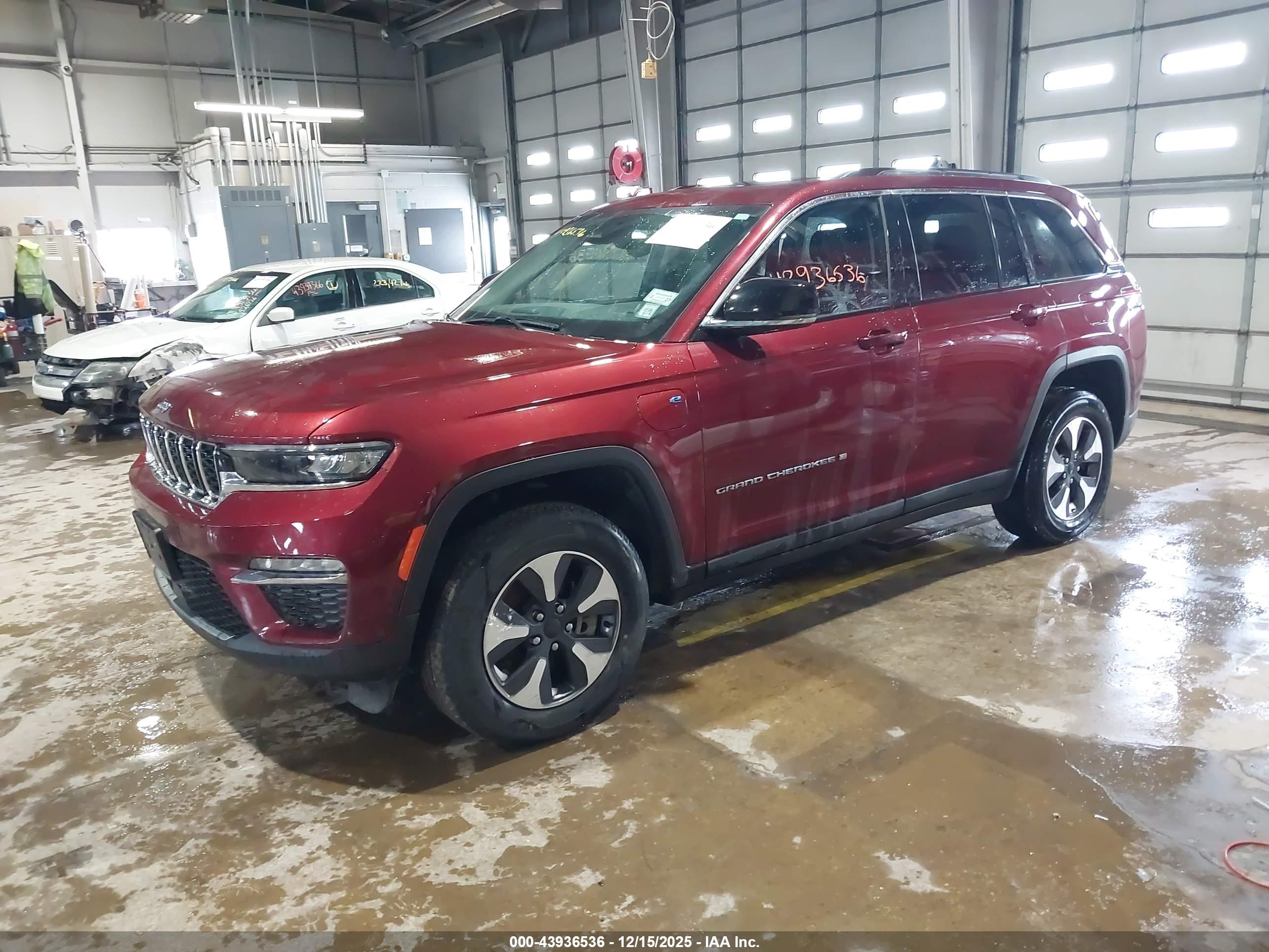 JEEP GRAND image 2