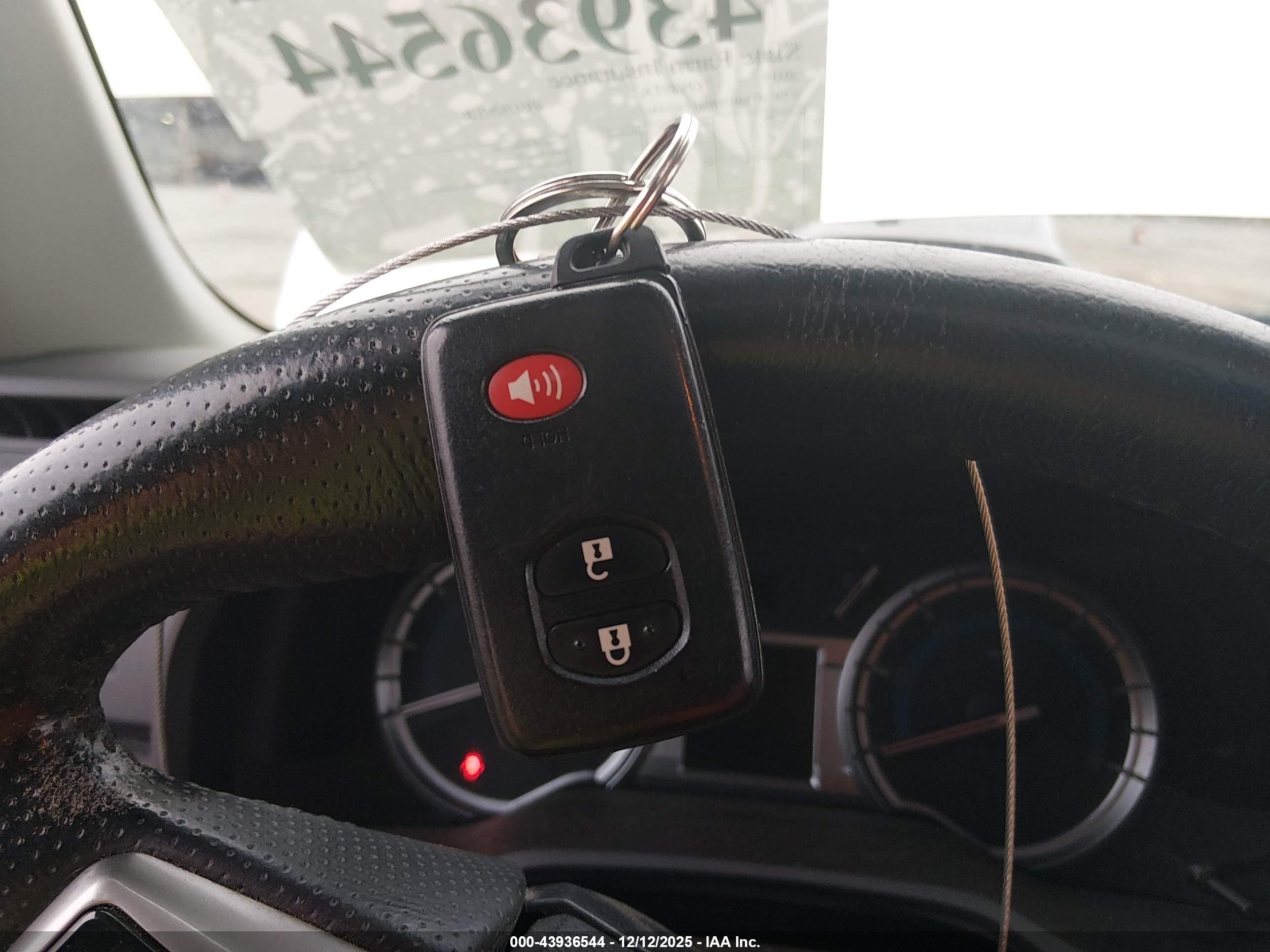 TOYOTA 4RUNNER image 11