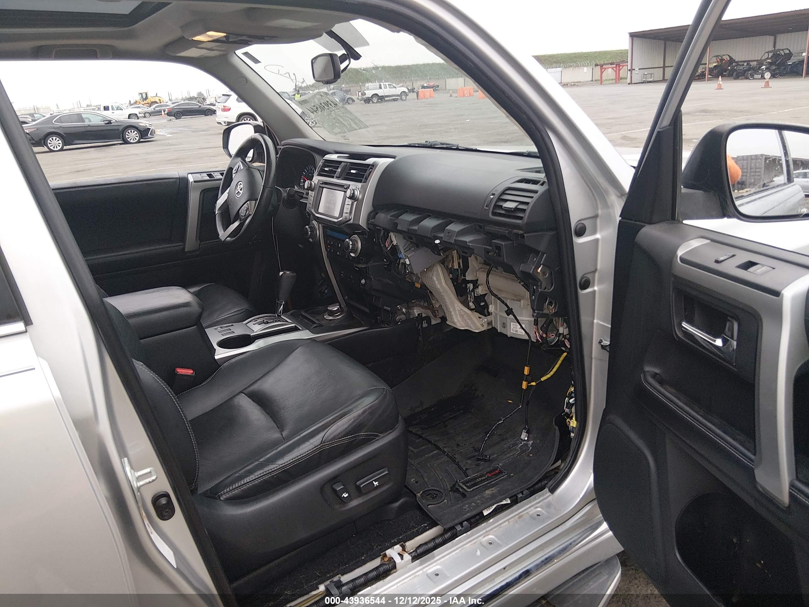 TOYOTA 4RUNNER image 5