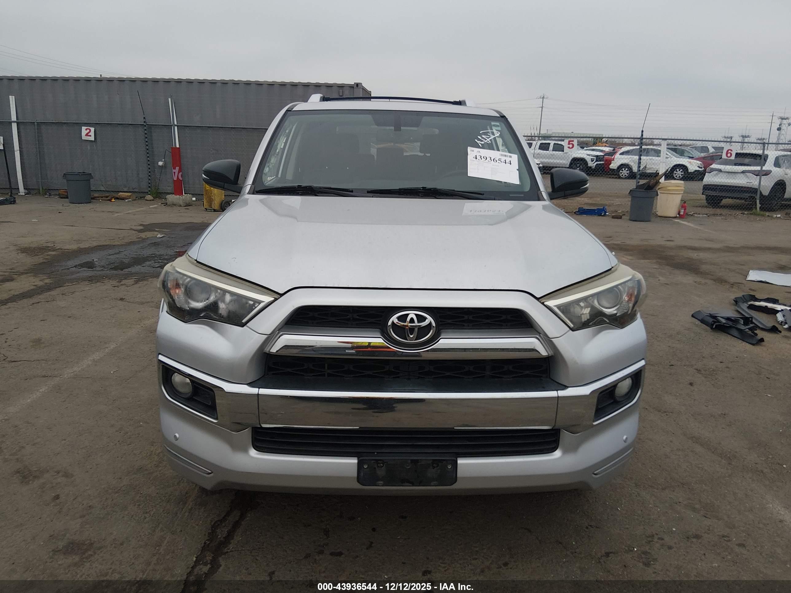 TOYOTA 4RUNNER image 6