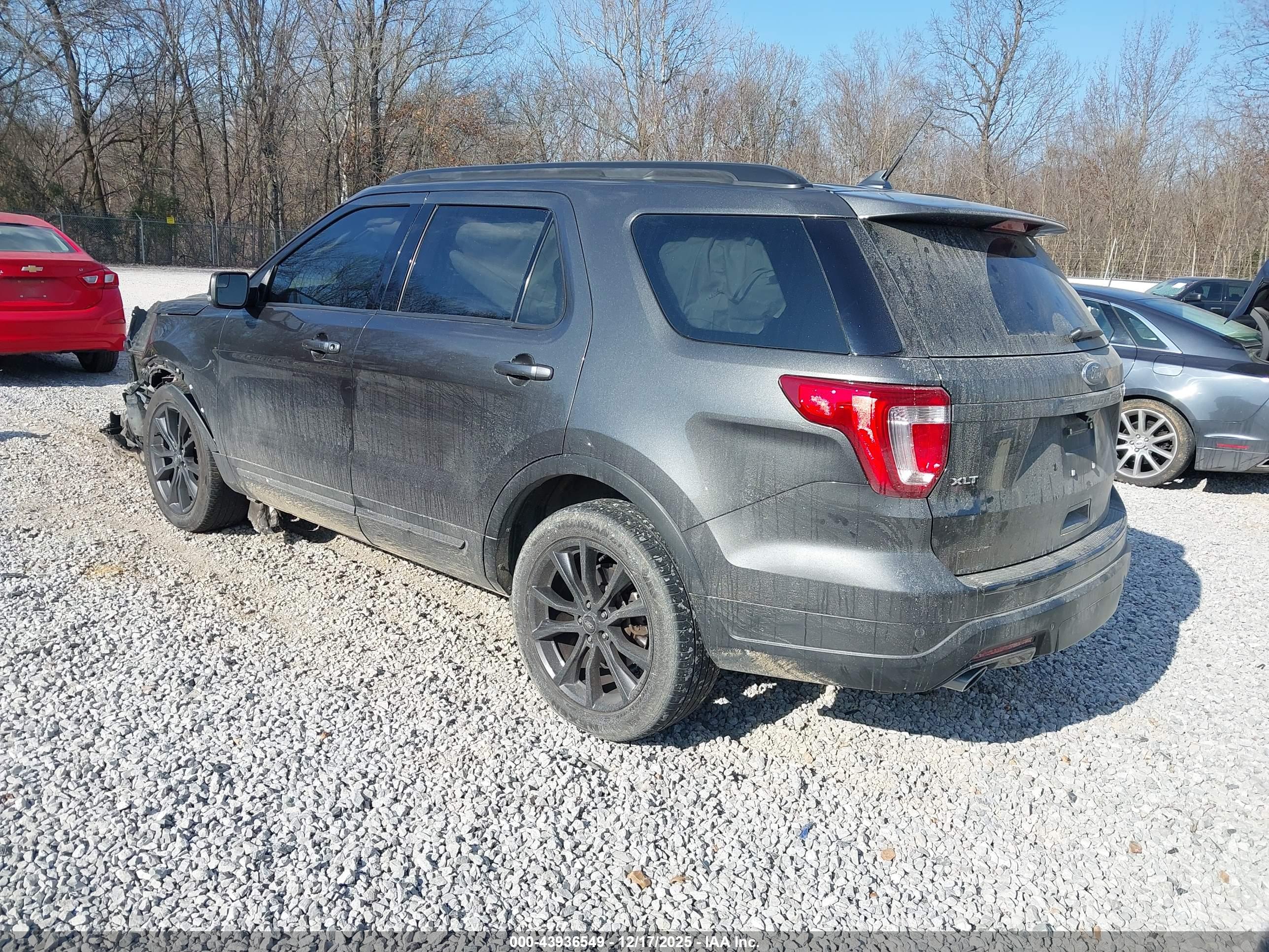 FORD EXPLORER image 3