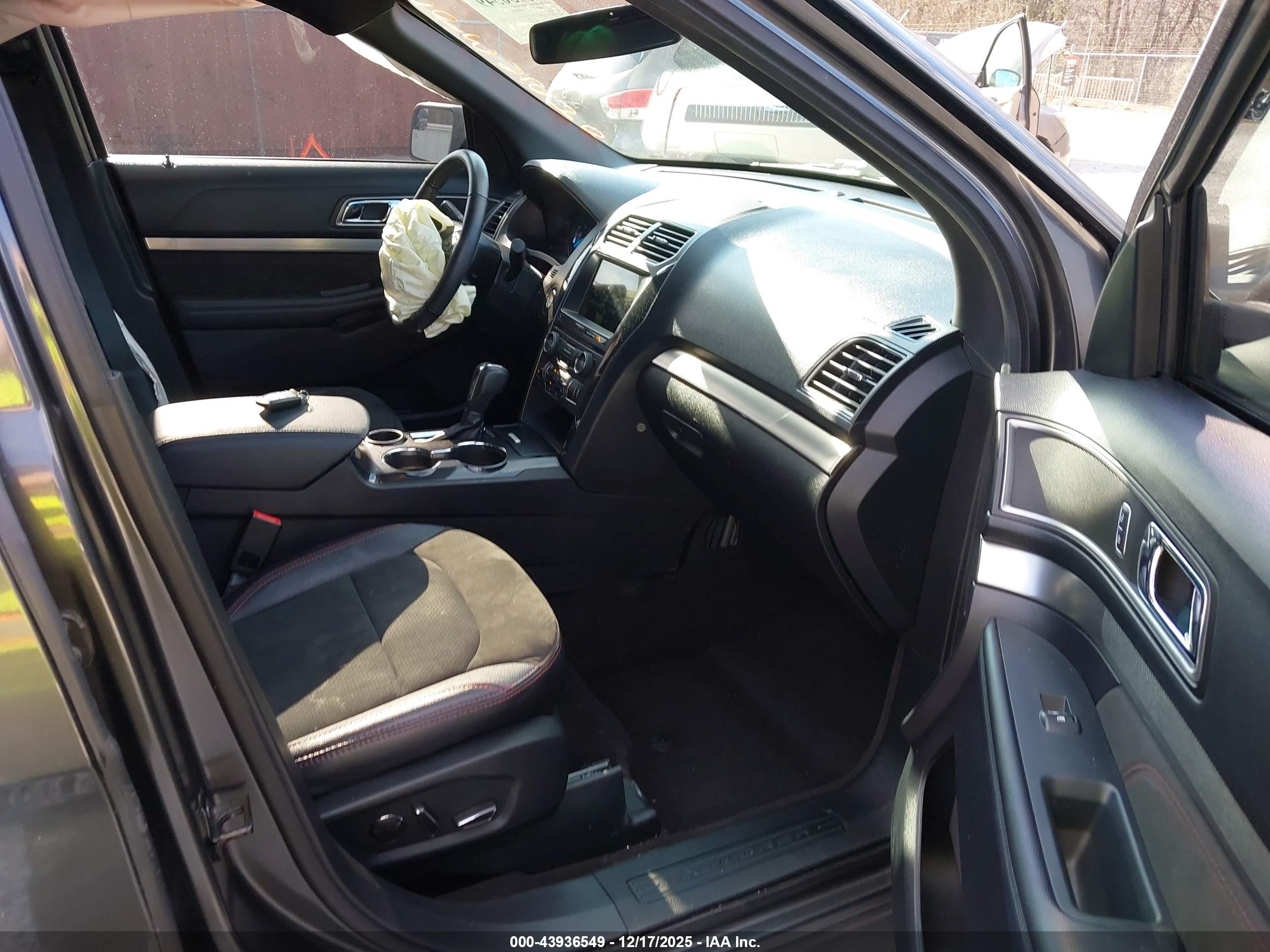 FORD EXPLORER image 5