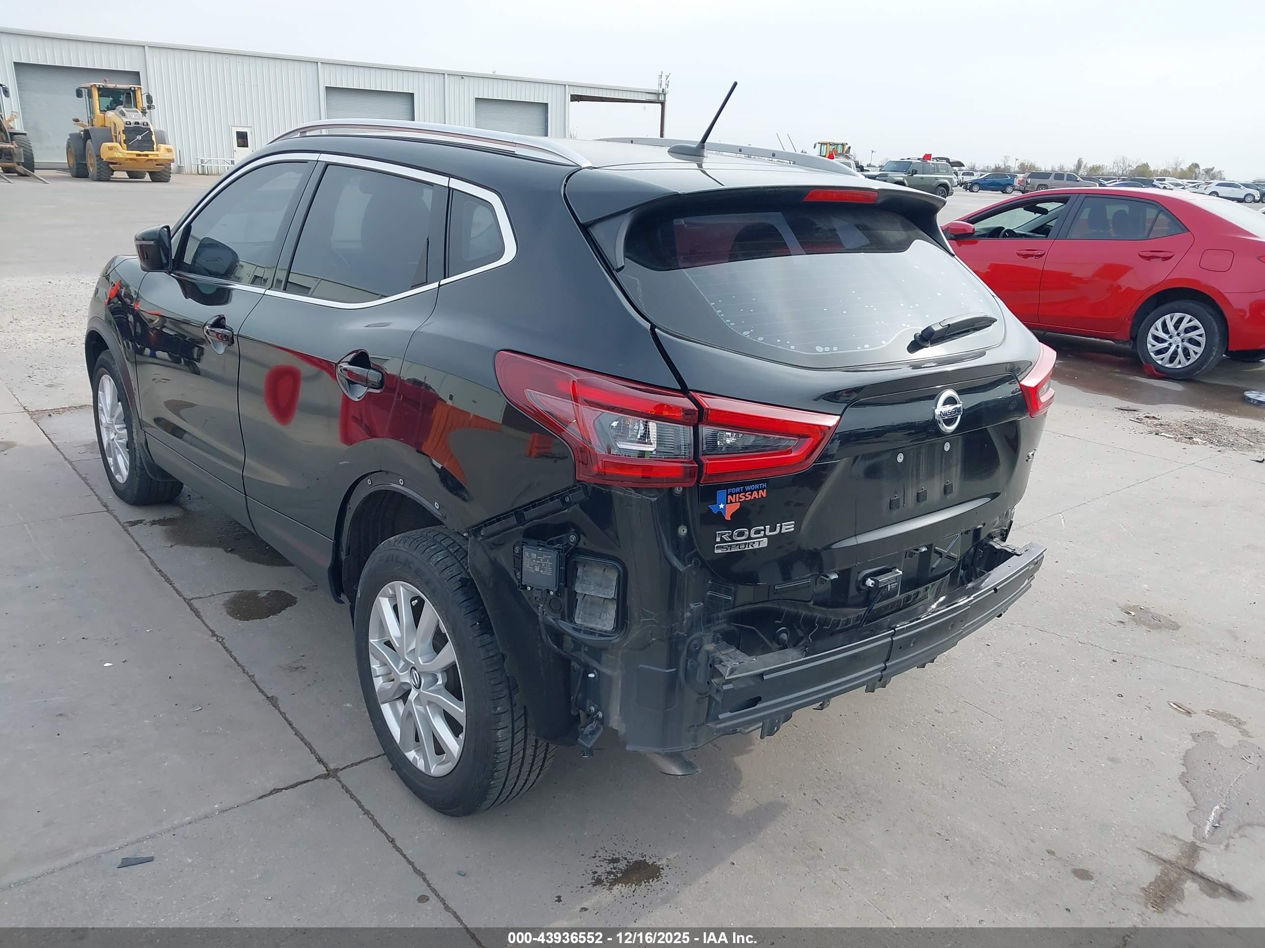 NISSAN ROGUE image 3
