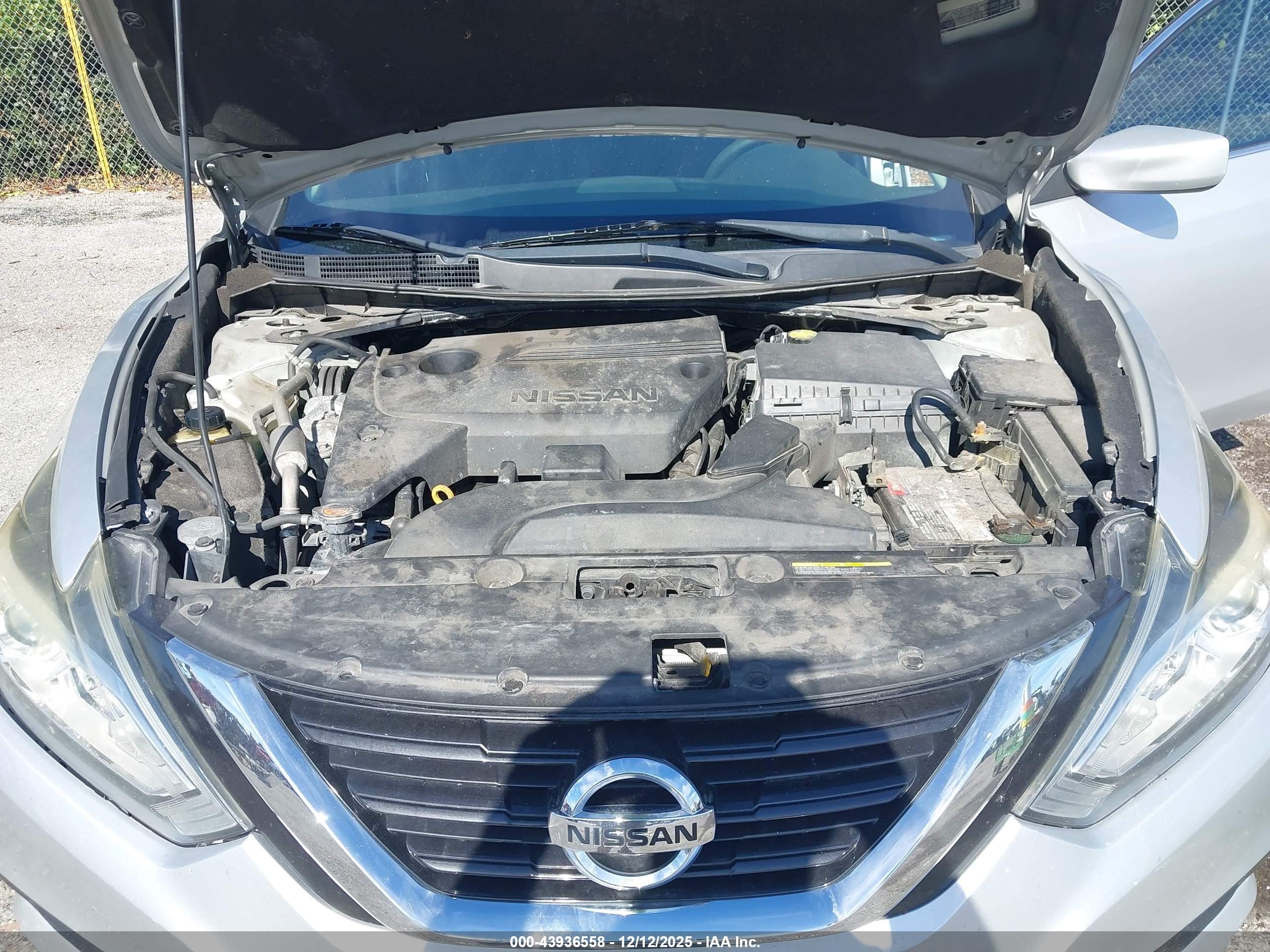 NISSAN ALTIMA image 10