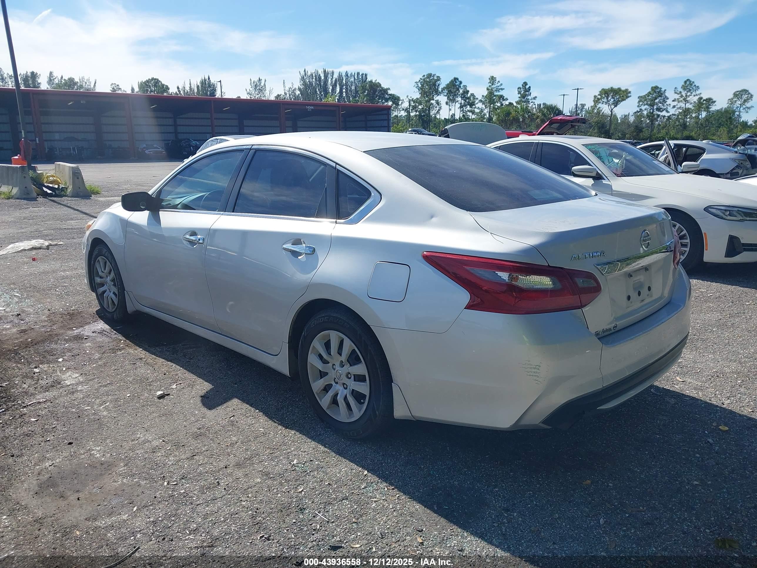 NISSAN ALTIMA image 3