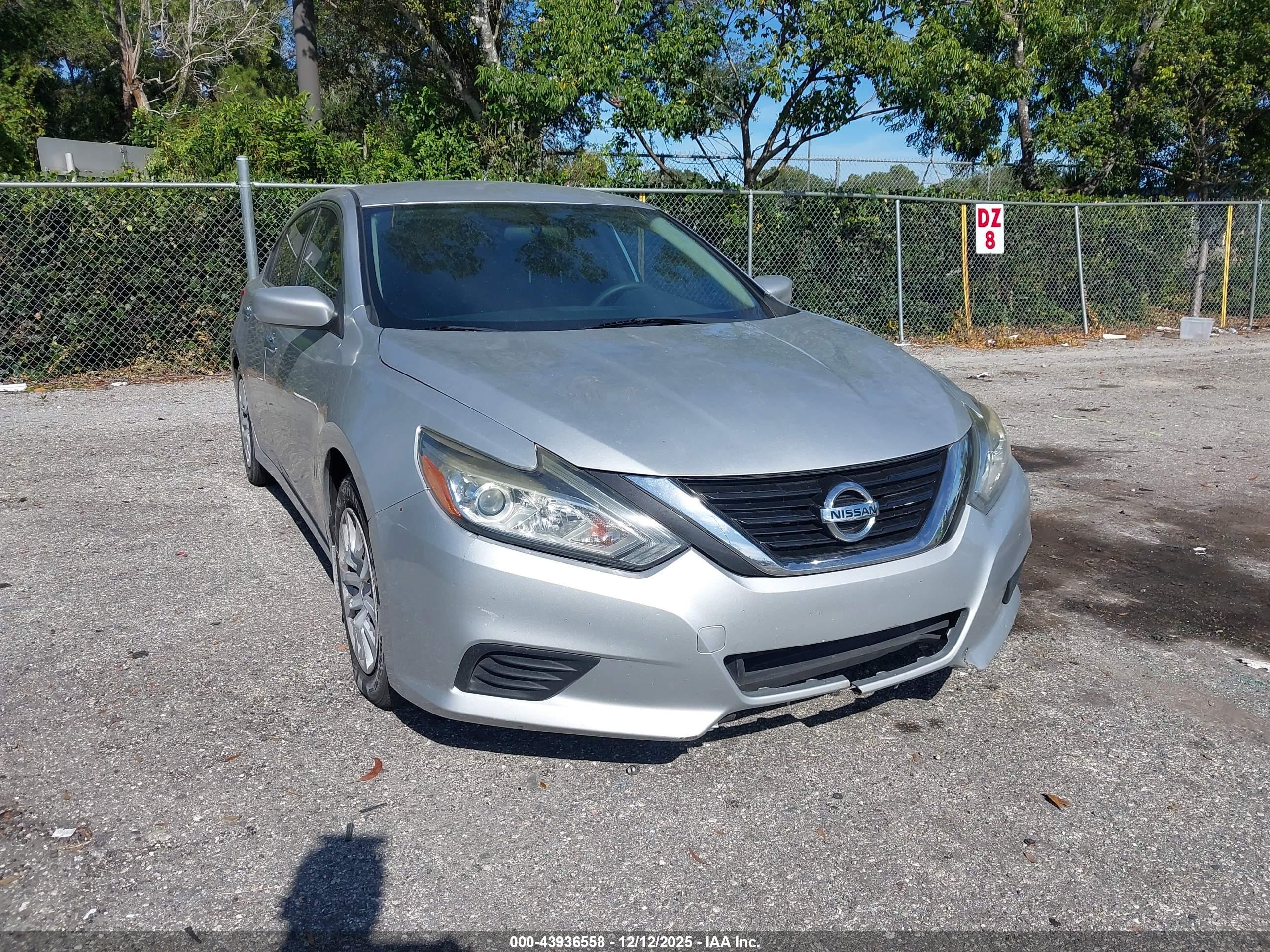 NISSAN ALTIMA image 6