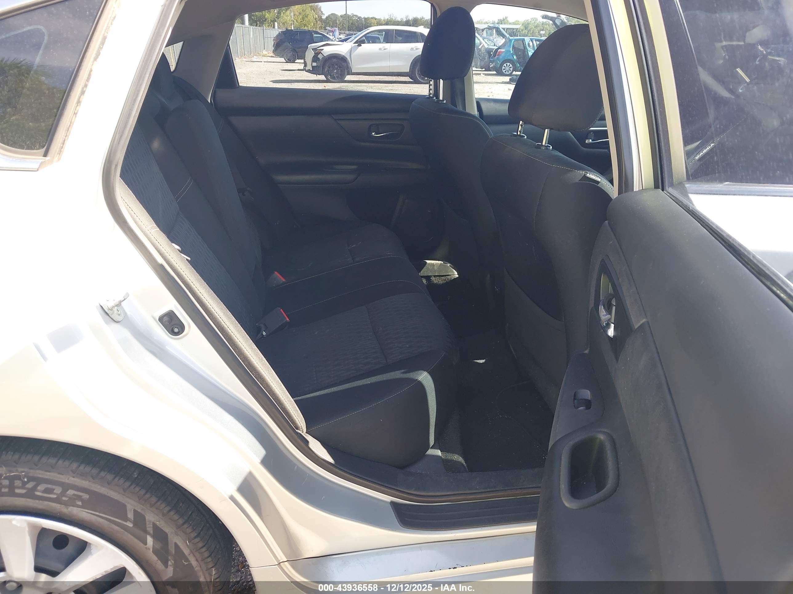 NISSAN ALTIMA image 8