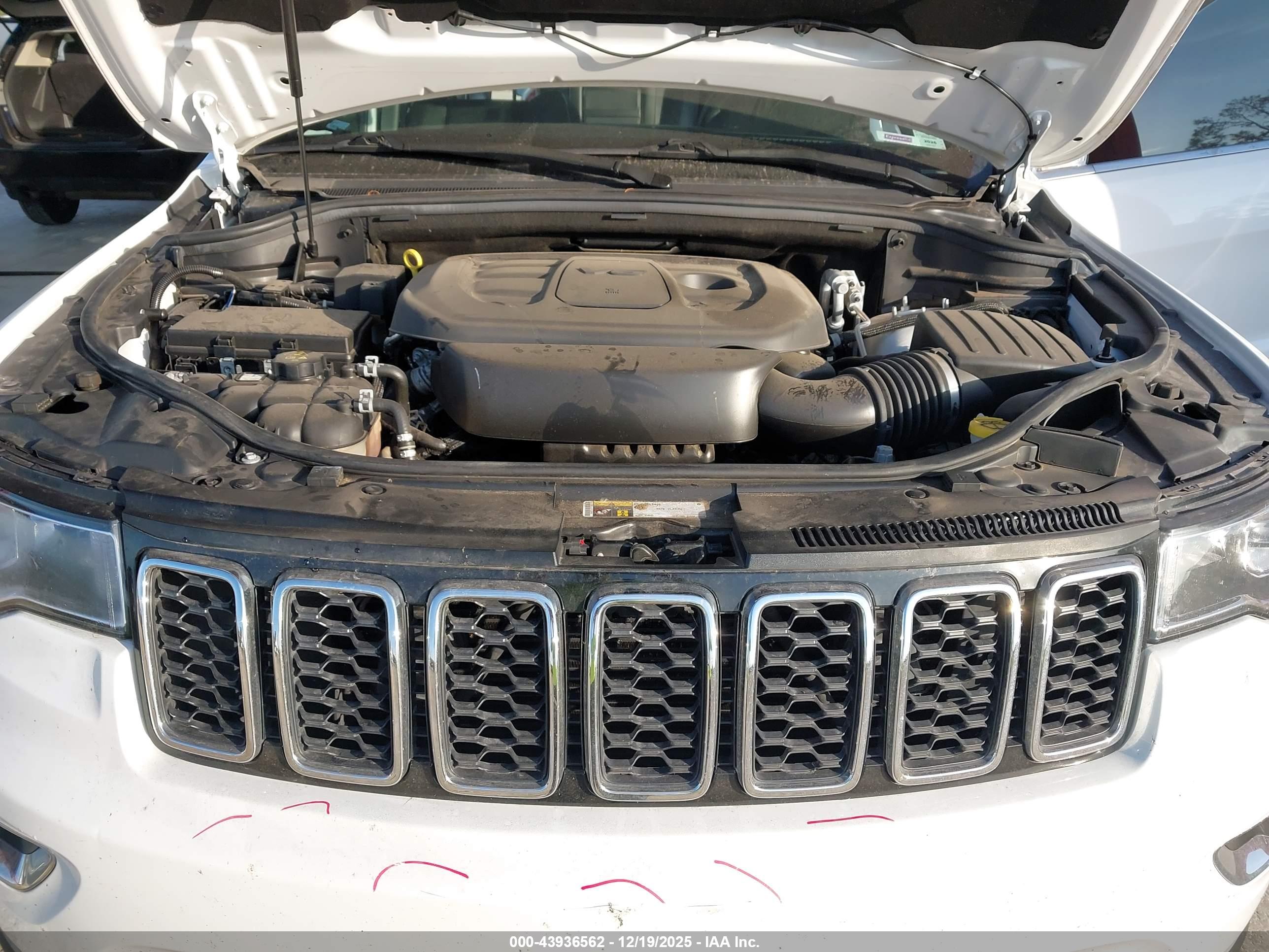 JEEP GRAND image 10