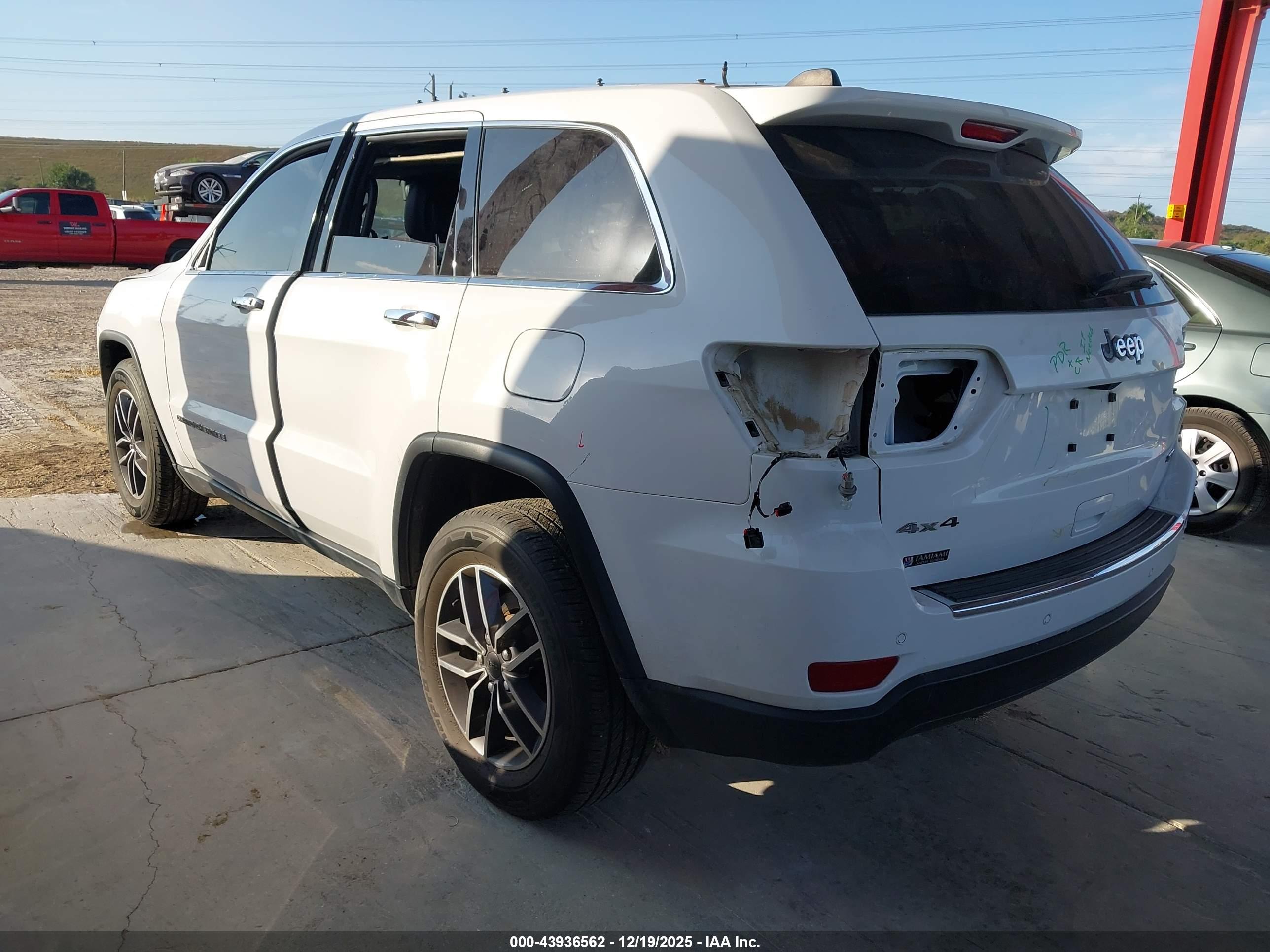 JEEP GRAND image 3