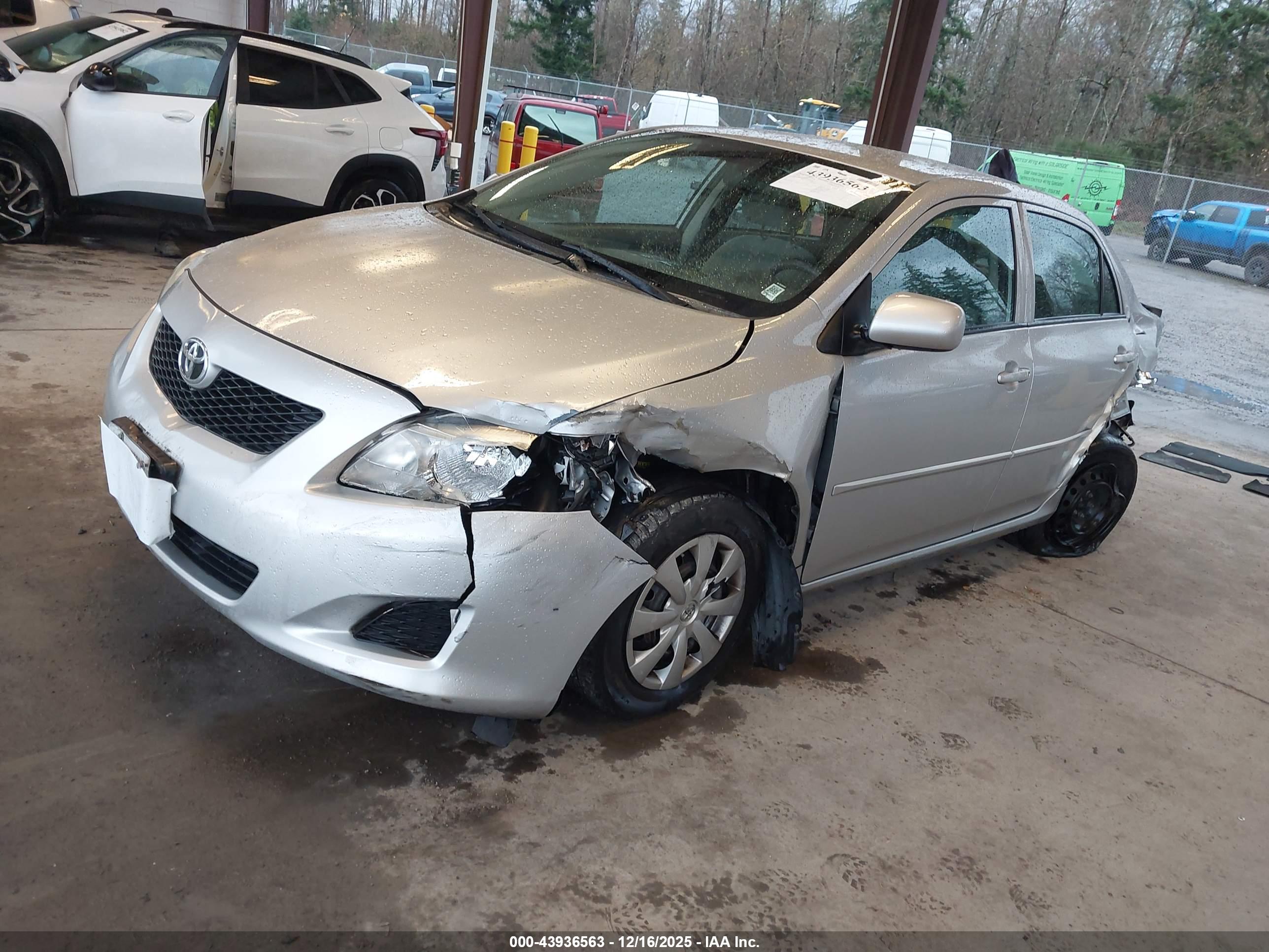 TOYOTA COROLLA image 2