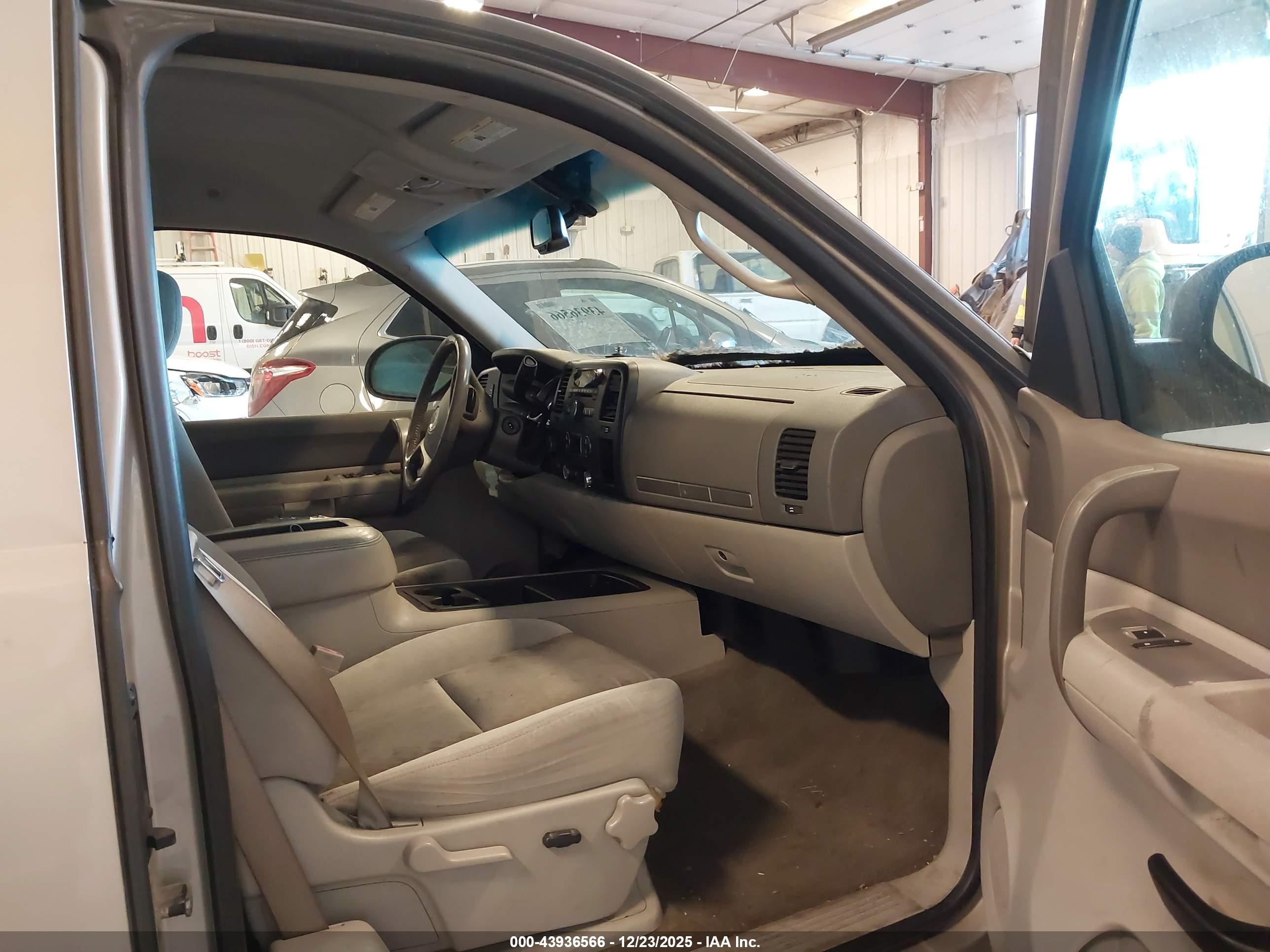 GMC SIERRA image 5