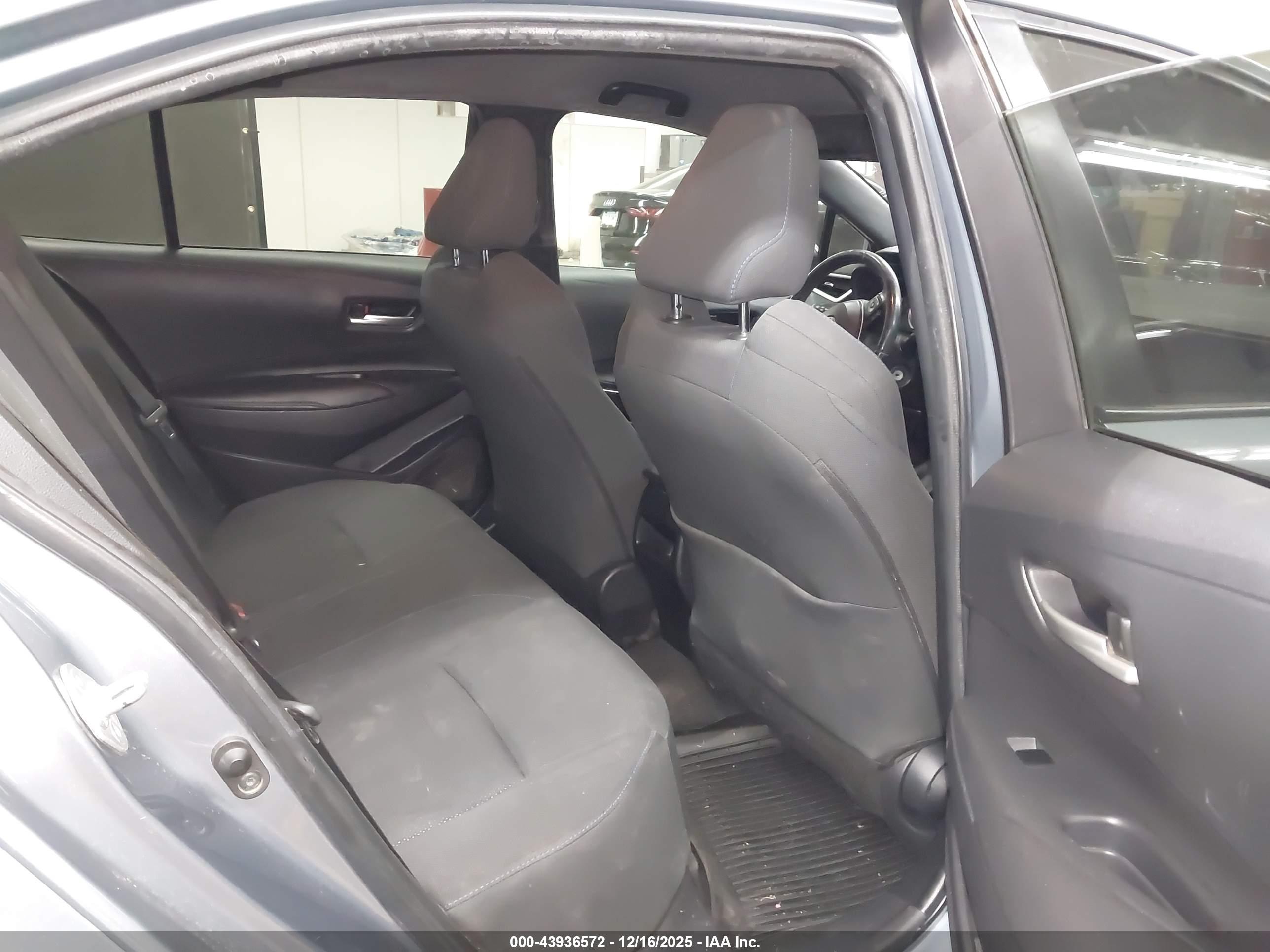 TOYOTA COROLLA image 8