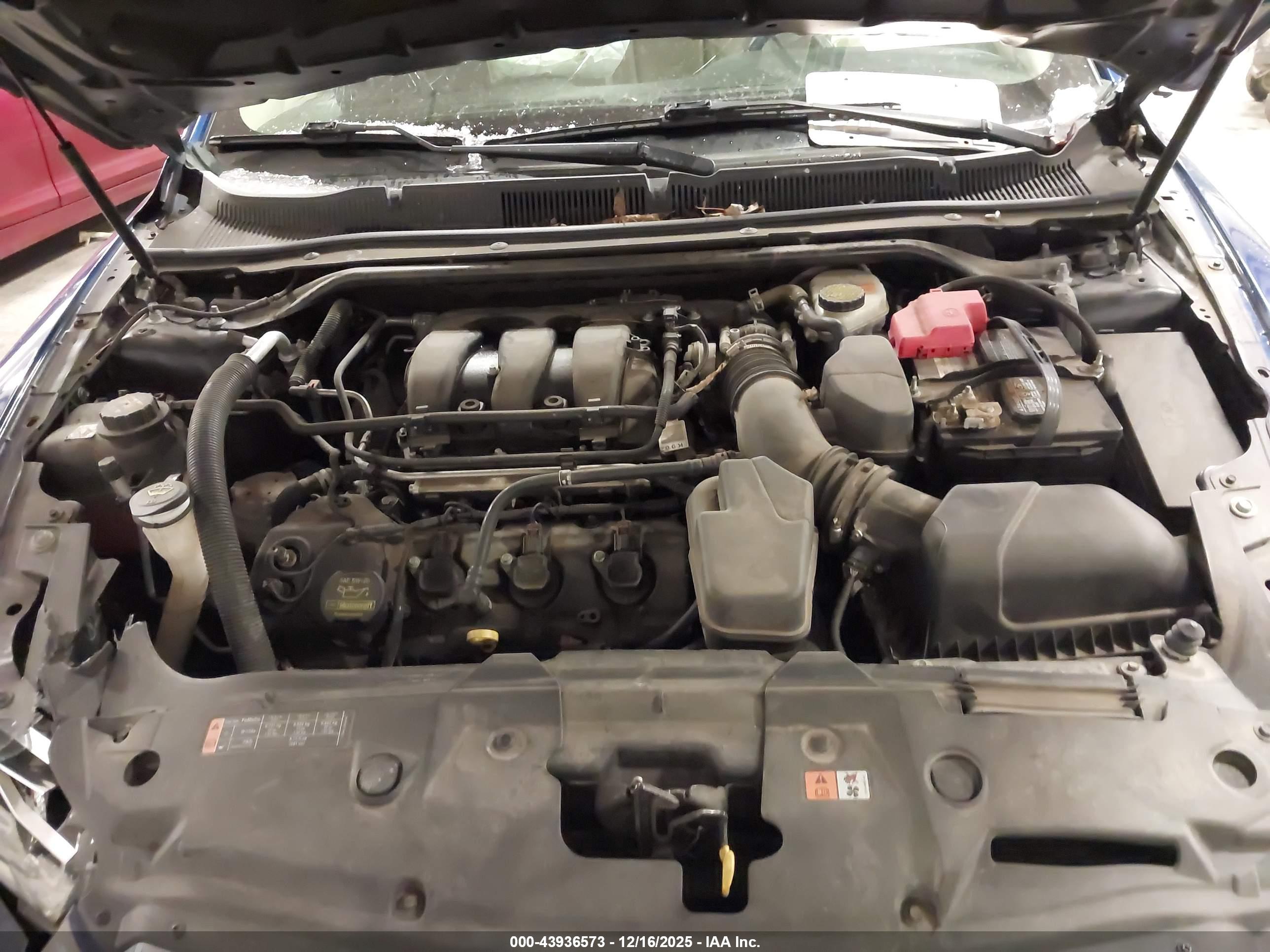 FORD TAURUS image 10