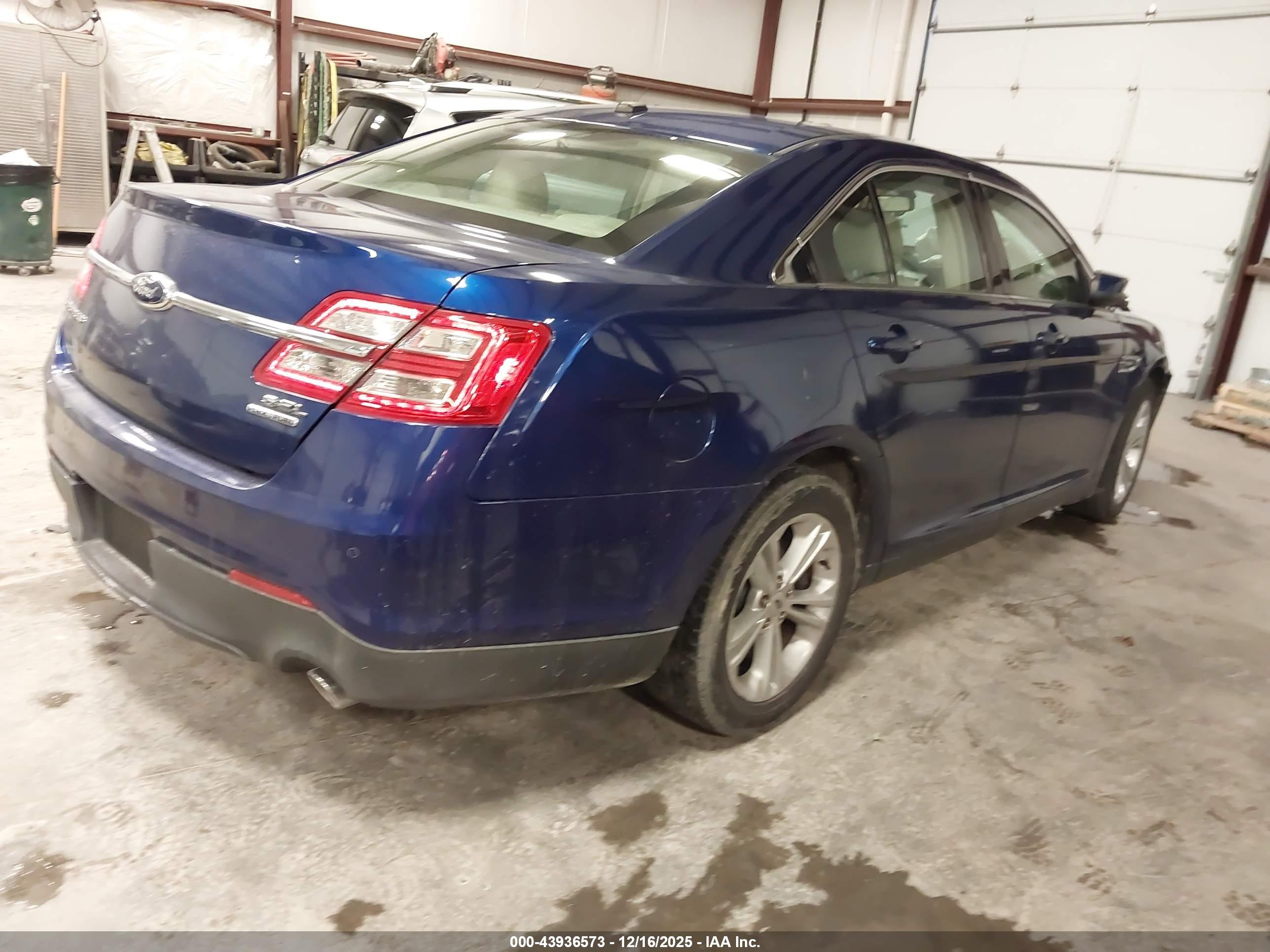 FORD TAURUS image 4