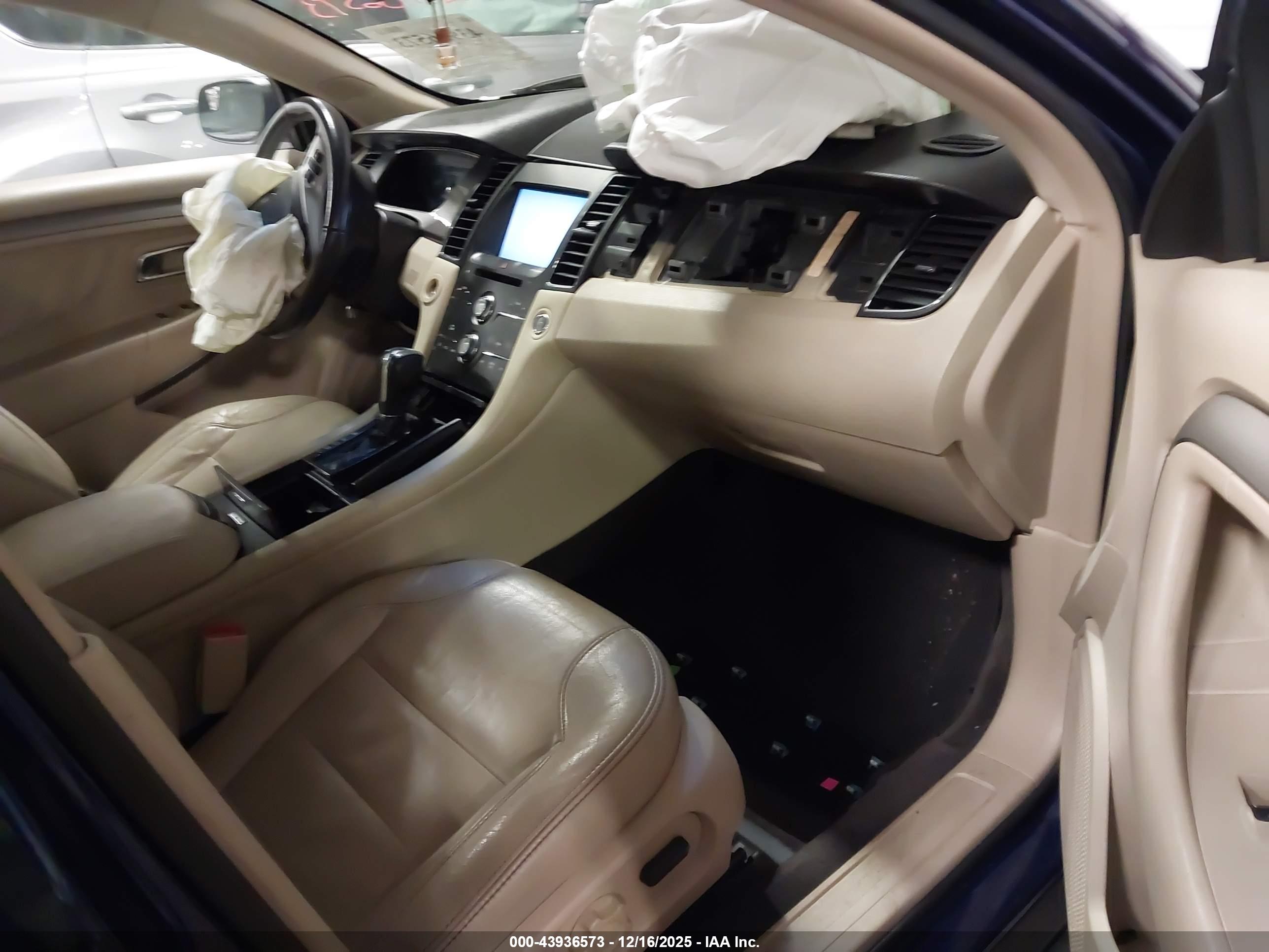 FORD TAURUS image 5