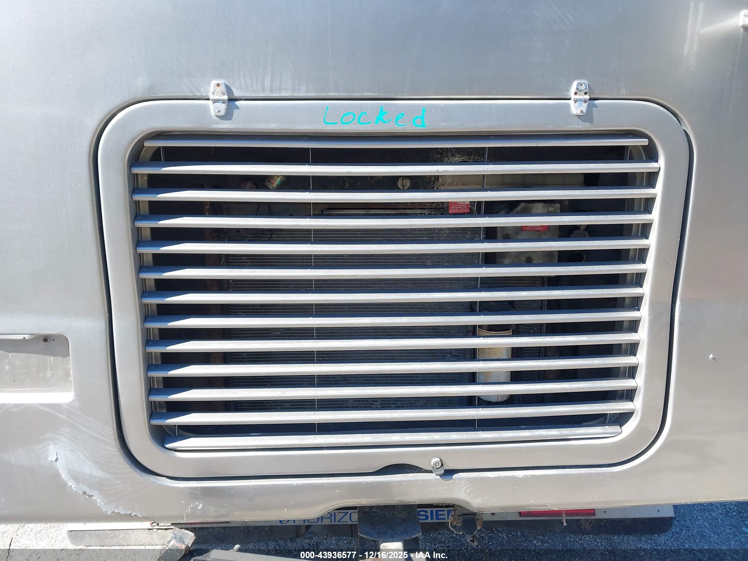 FREIGHTLINER PHAETON image 10