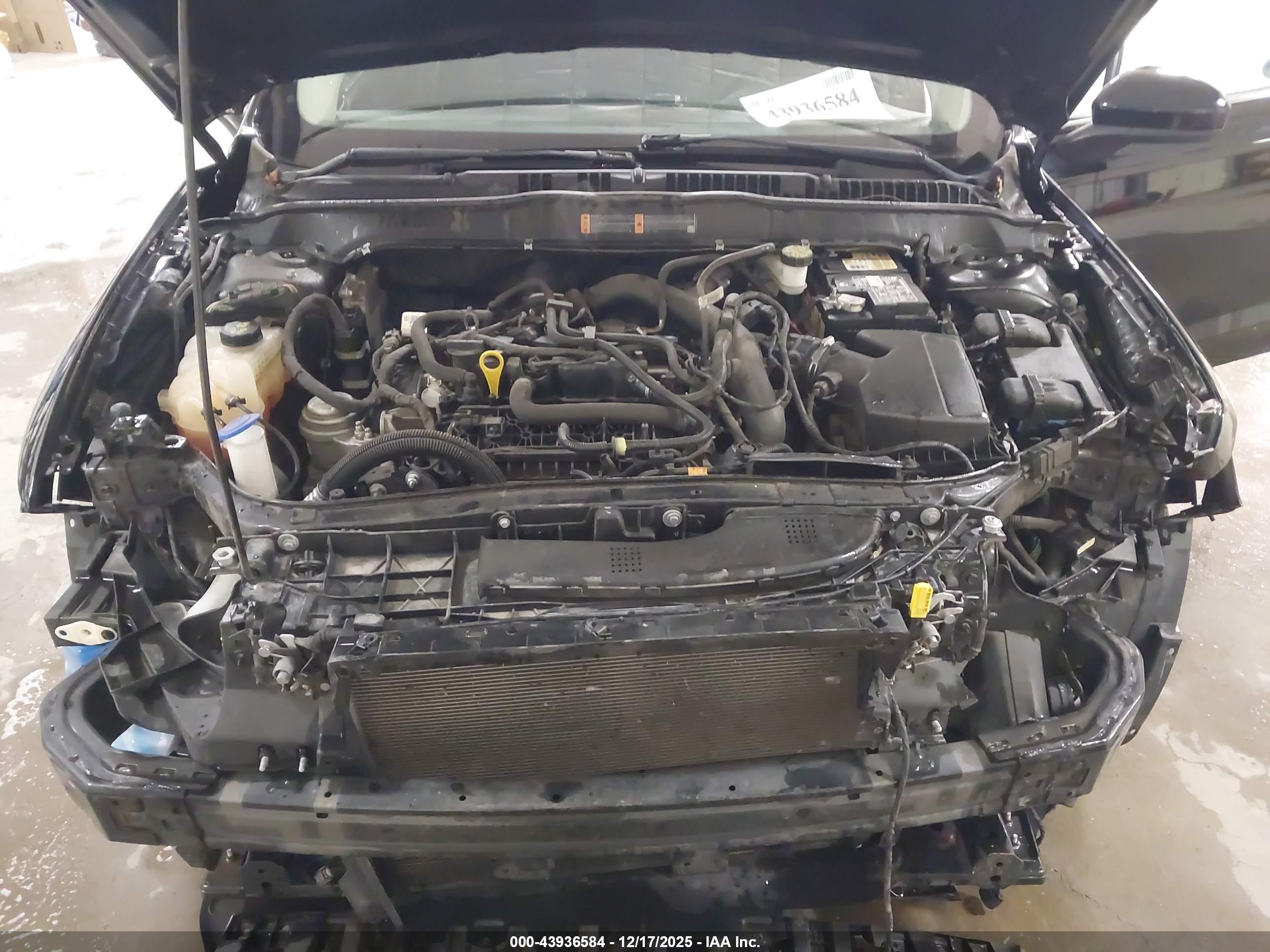 FORD FUSION image 10