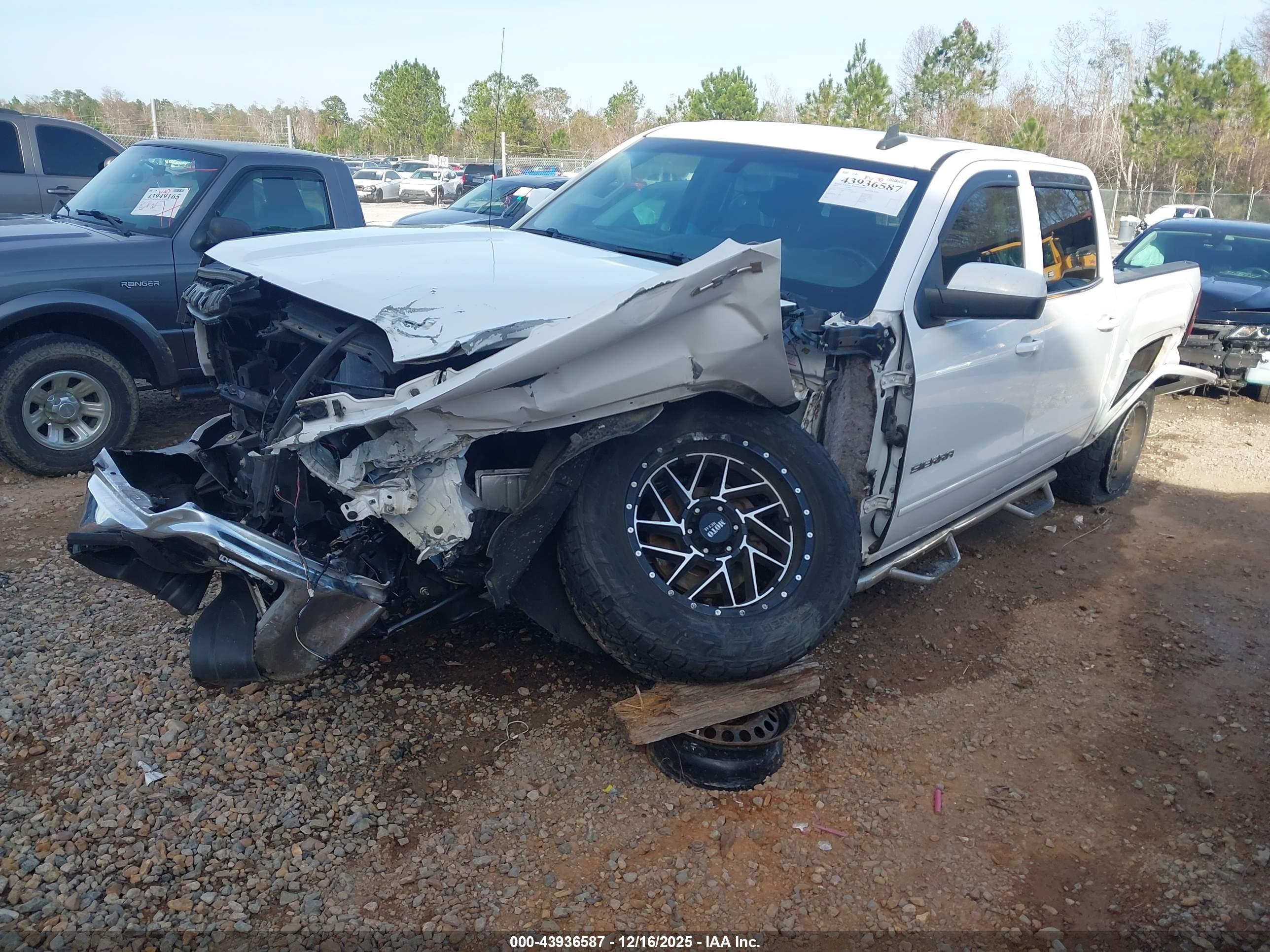 GMC SIERRA image 2